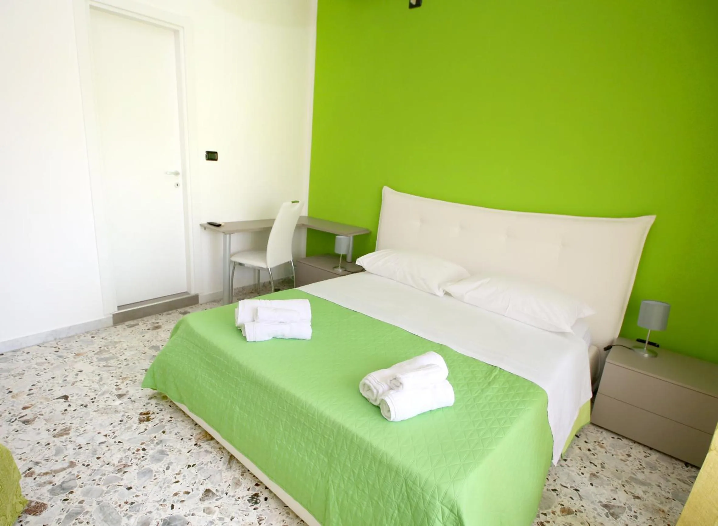 Bed in B&B Salernow2