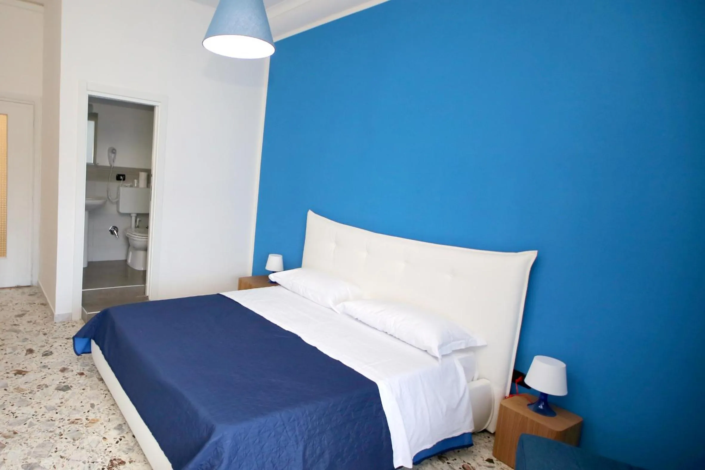 Bed in B&B Salernow2