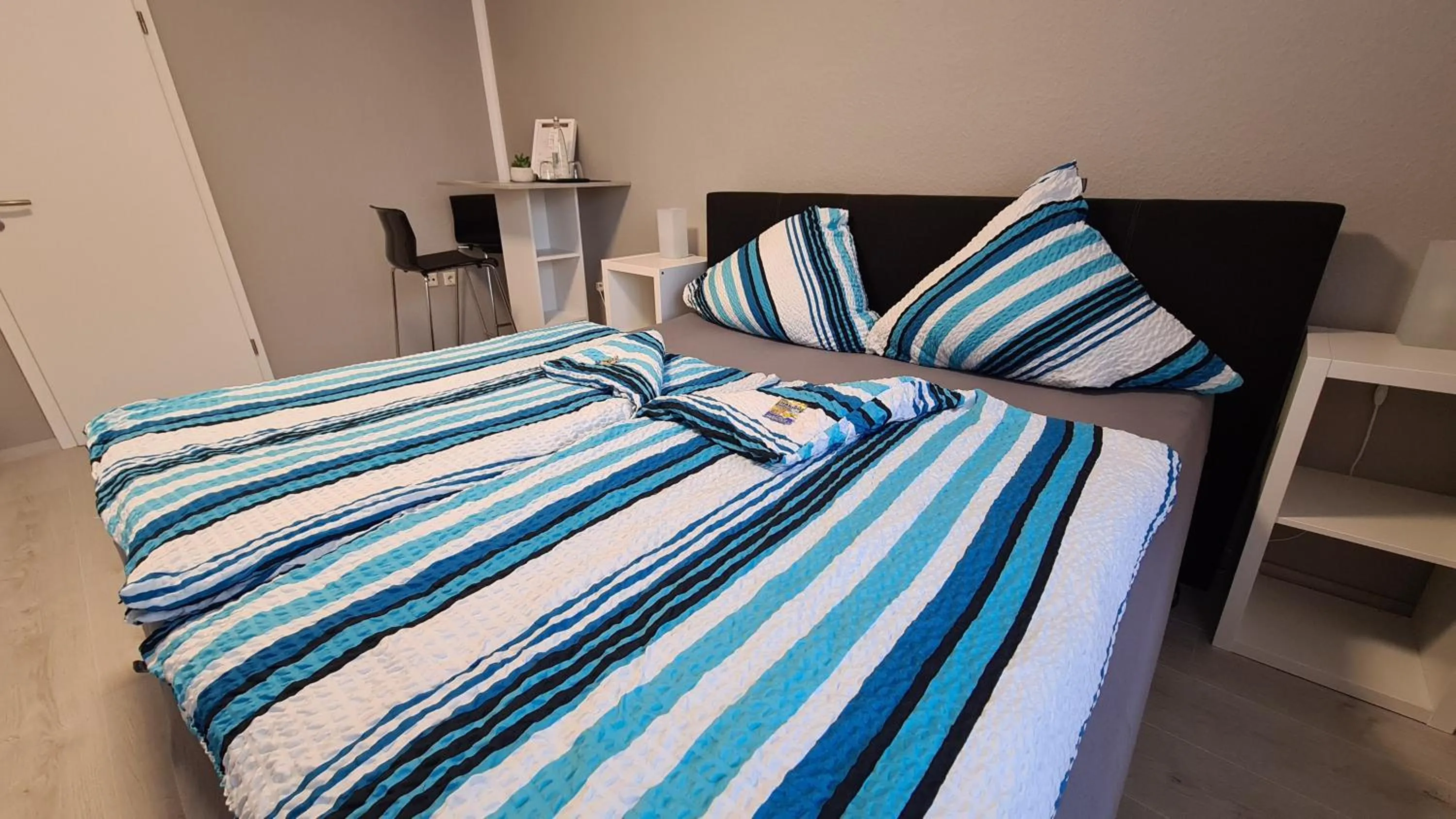 Photo of the whole room, Bed in Gasthof Schillereck