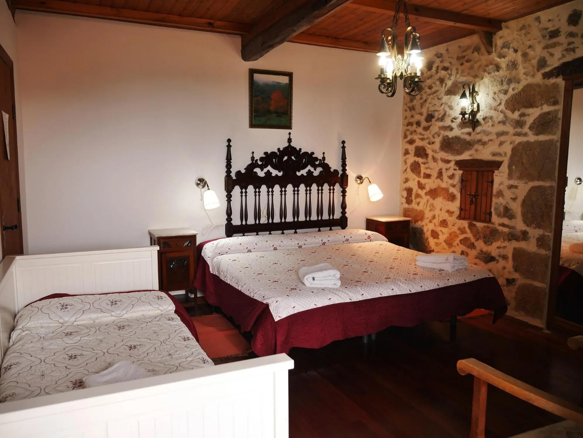 Triple Room in Casa dos Muros turismo rural y actividades en la Ribeira Sacra