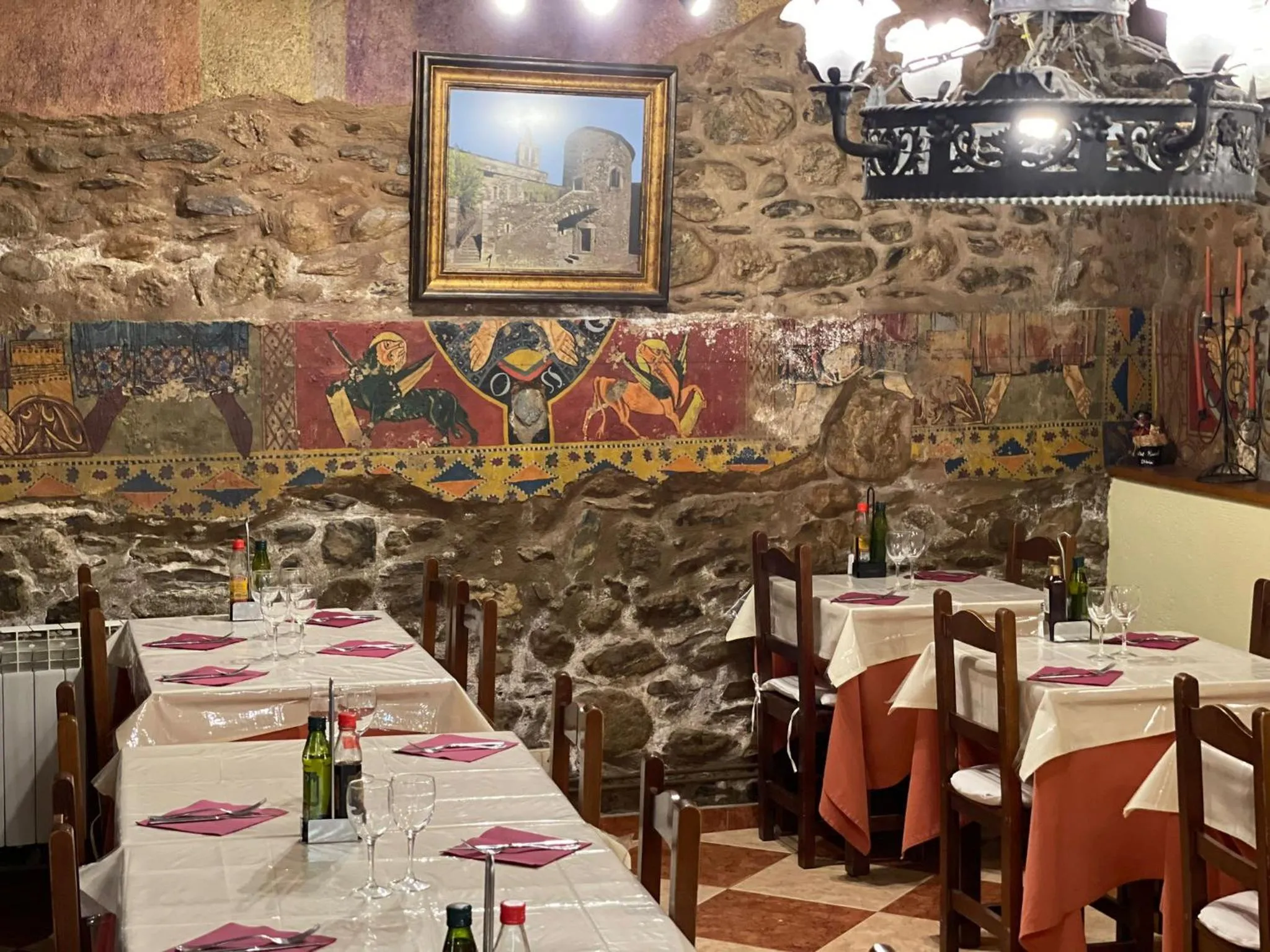 Restaurant/places to eat in Hostal Rusó SC
