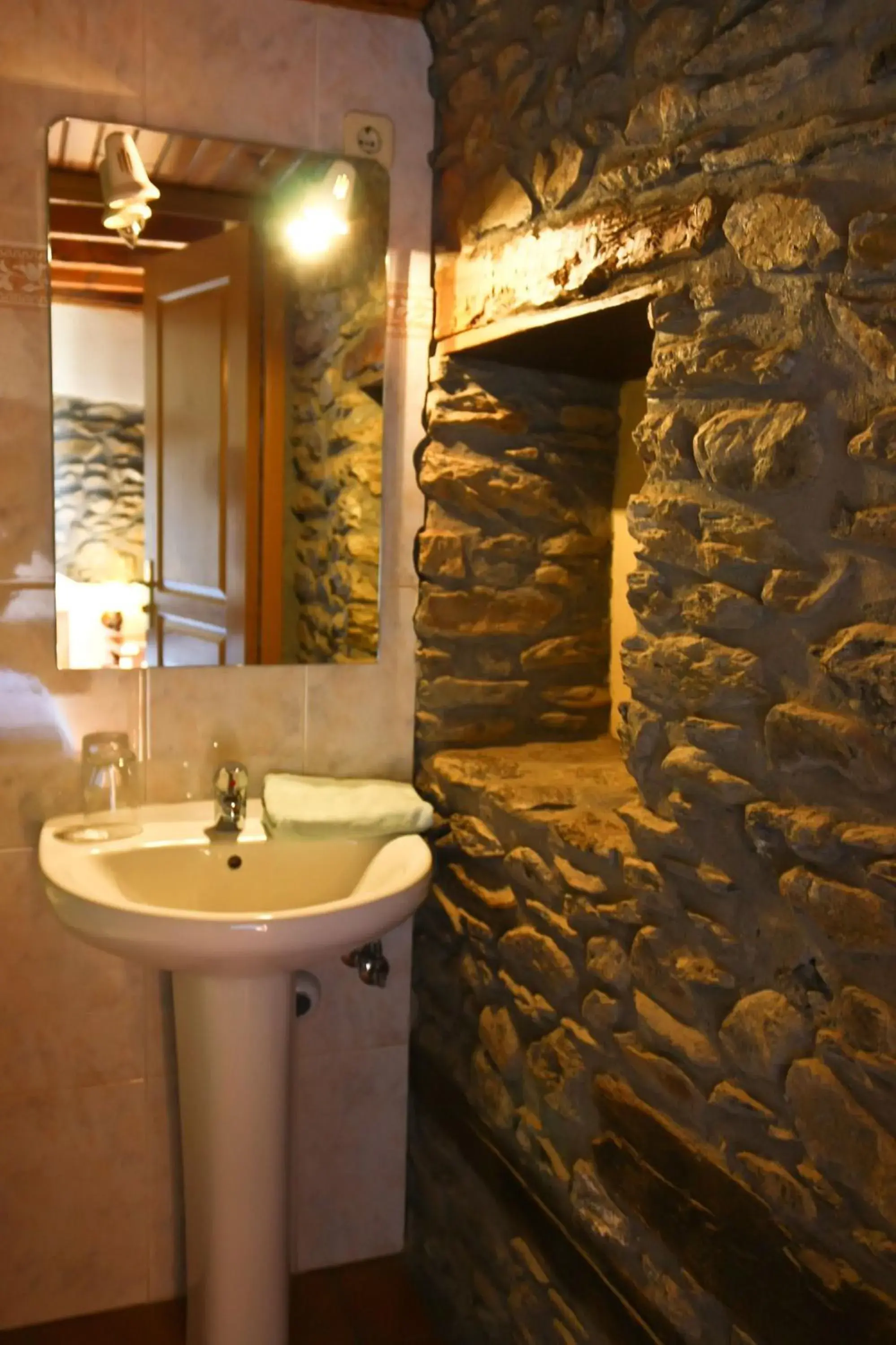 Double or Twin Room in Hostal Rusó SC Double or Twin Room in Hostal Rusó SC