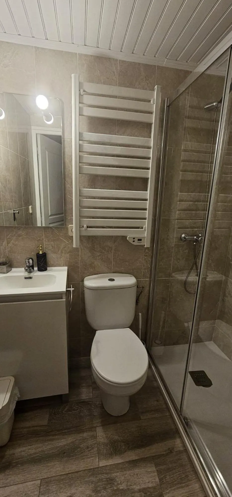 Property building in Hostal Rusó SC