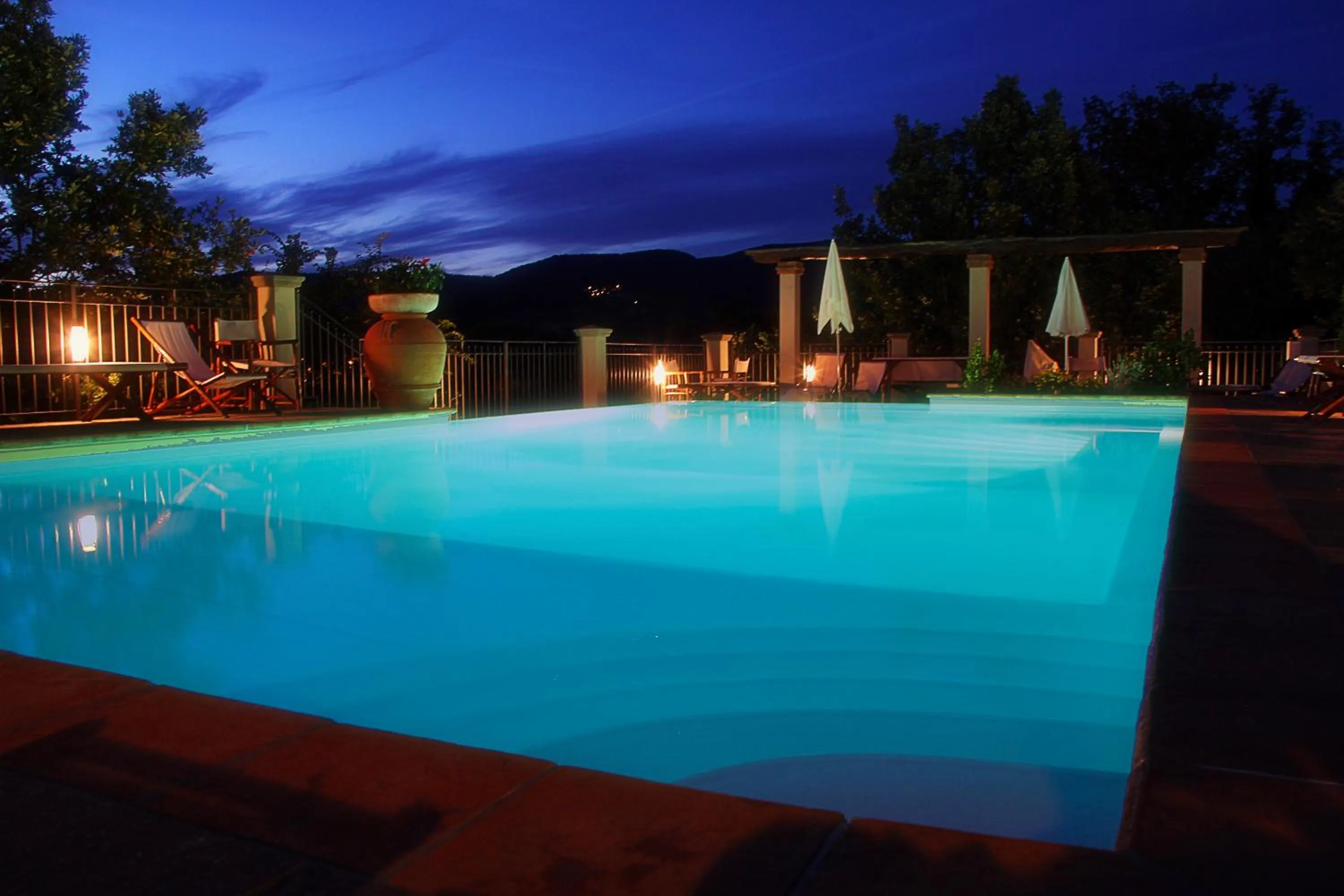 Swimming pool in Residence il Poggiolino