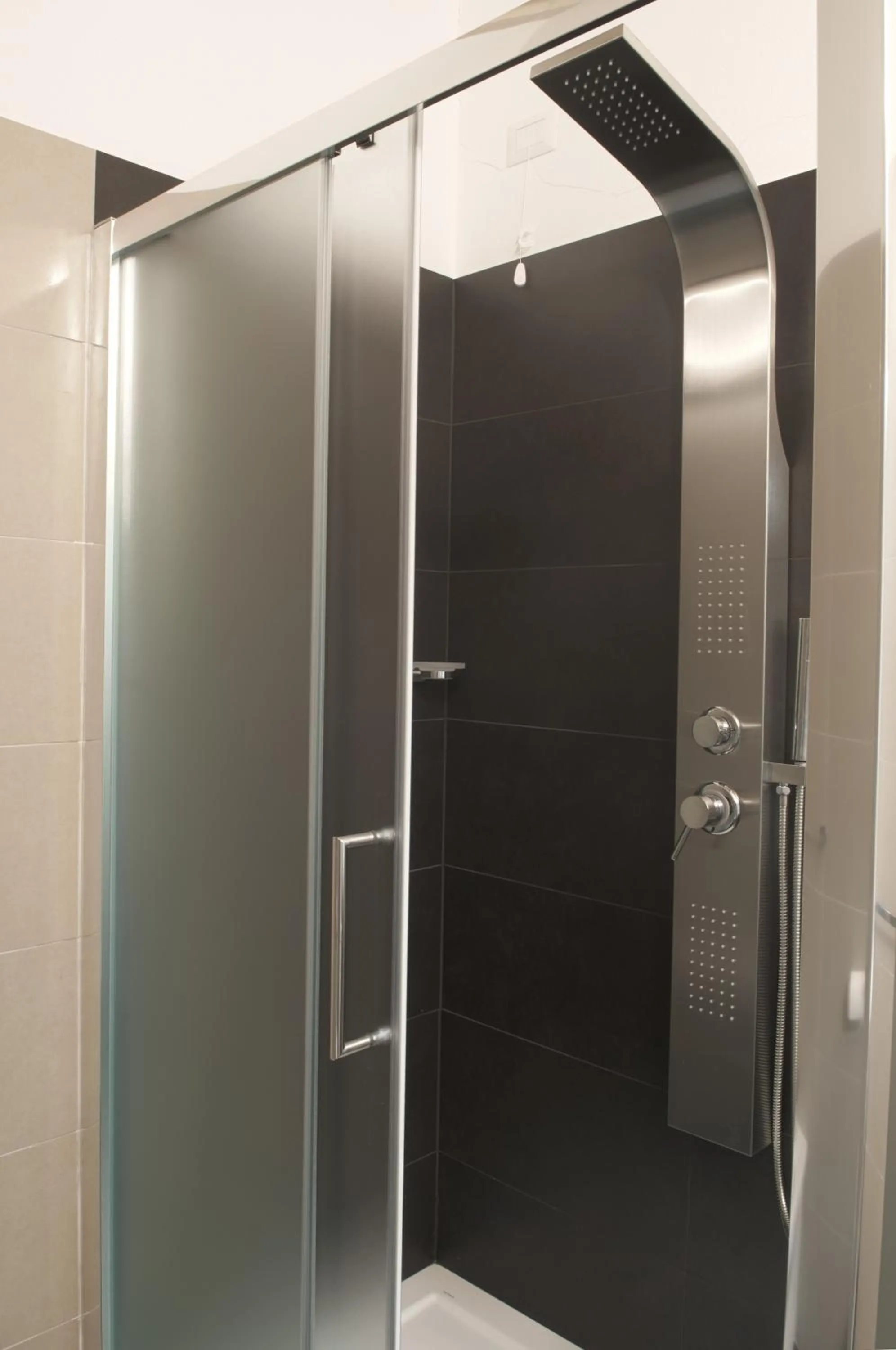 Bathroom in Four Rooms Guesthouse