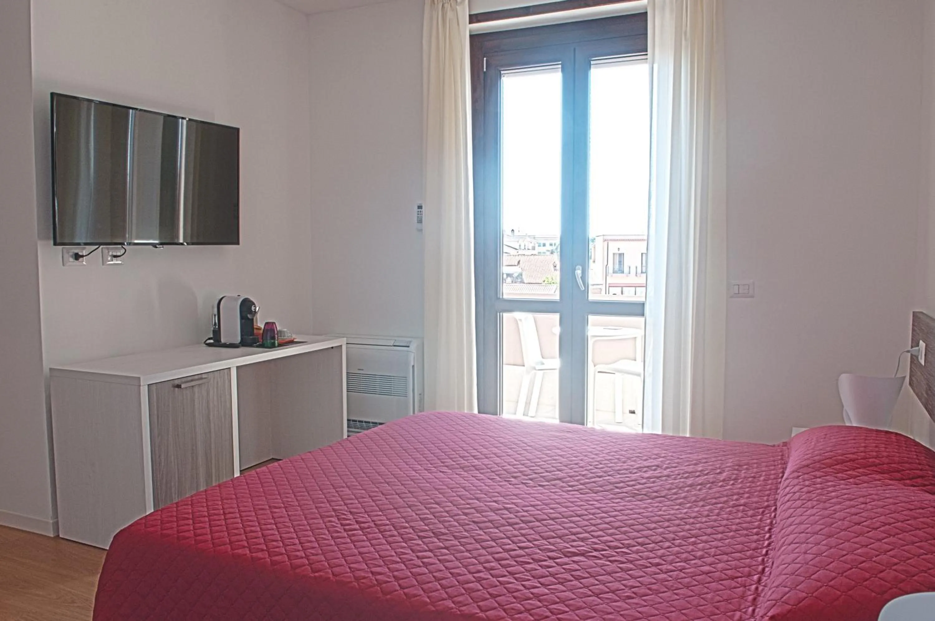 Bathroom, Bed in Four Rooms Guesthouse