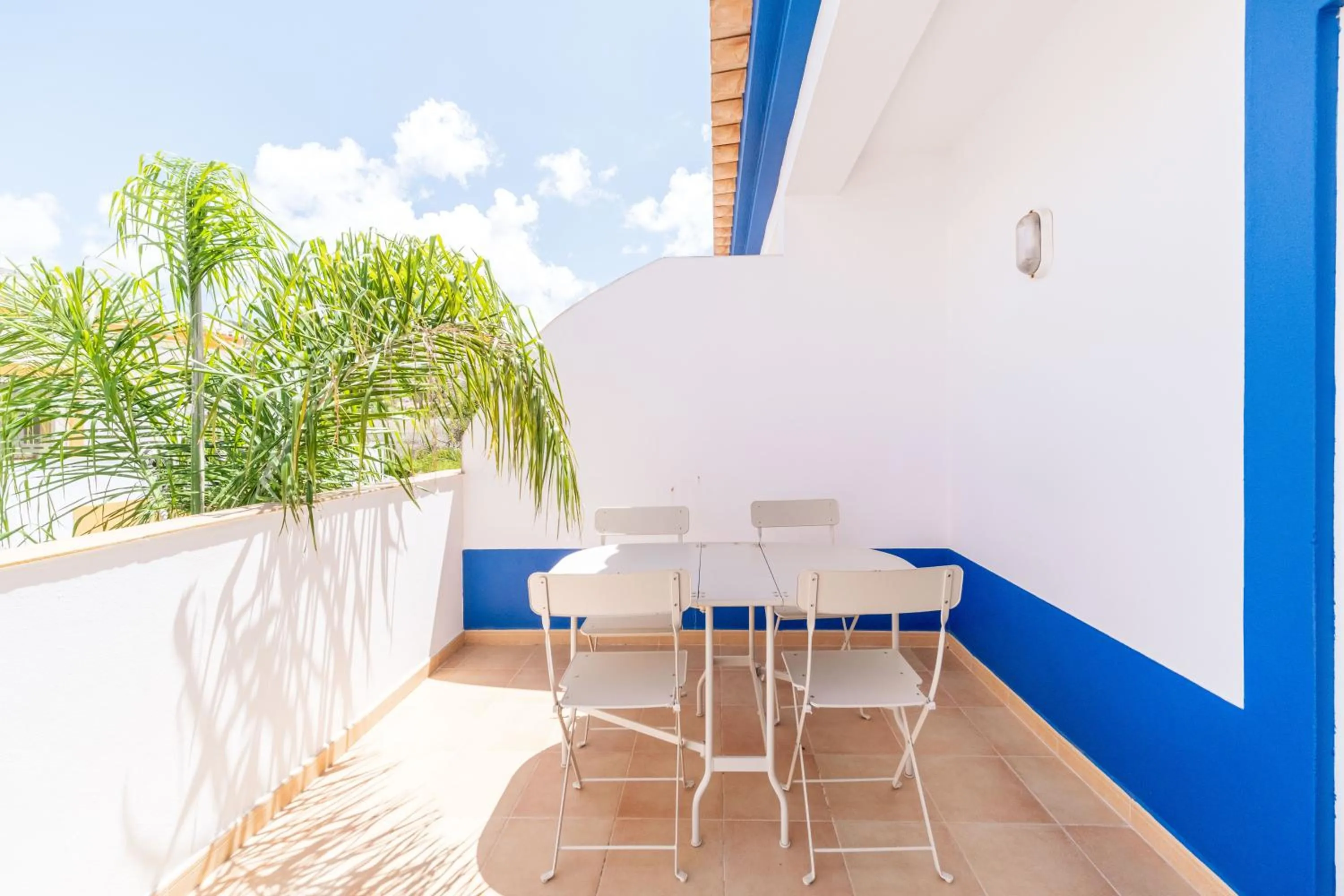 Balcony/Terrace in Oasis Beach Apartments