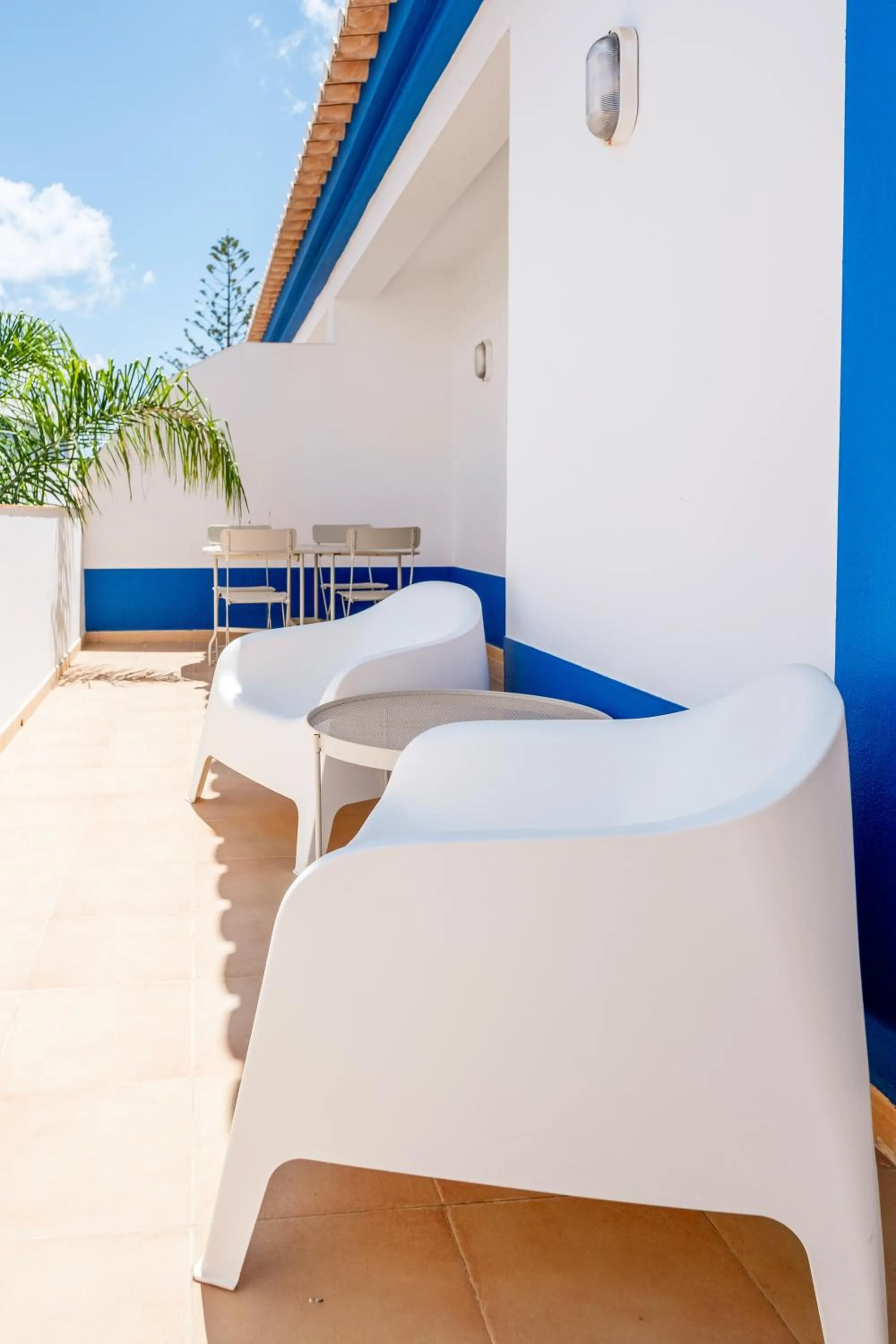 Balcony/Terrace, Bed in Oasis Beach Apartments