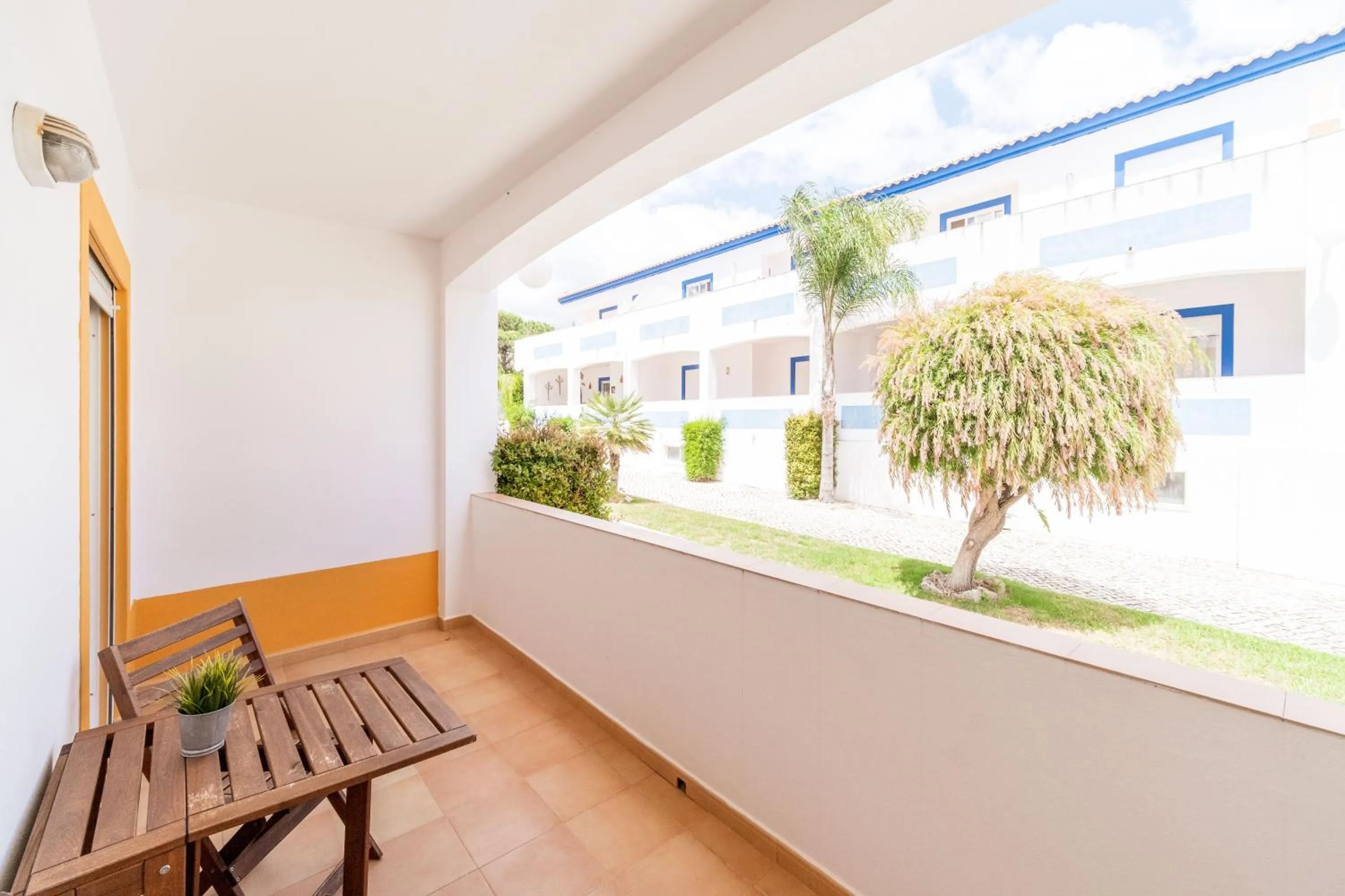 Balcony/Terrace in Oasis Beach Apartments