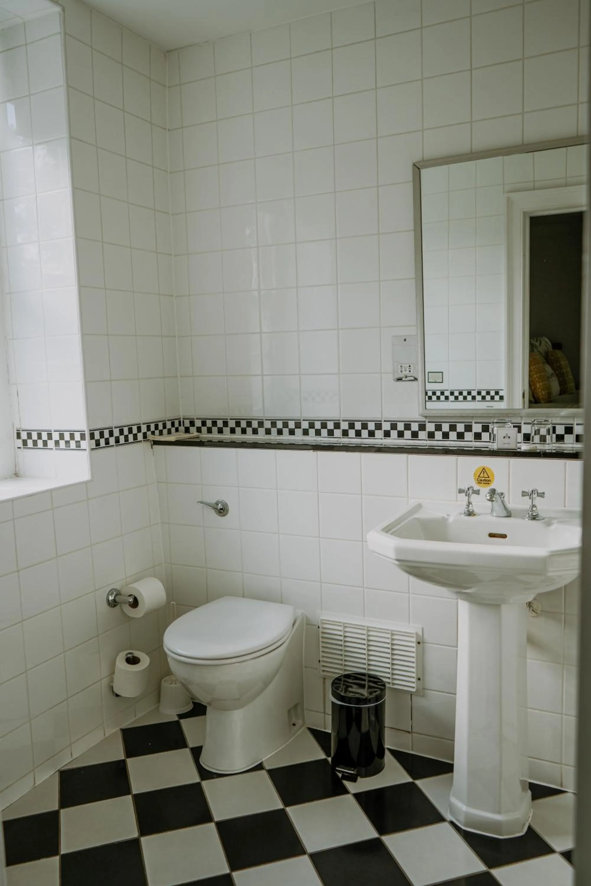 Bathroom in Luttrell Arms