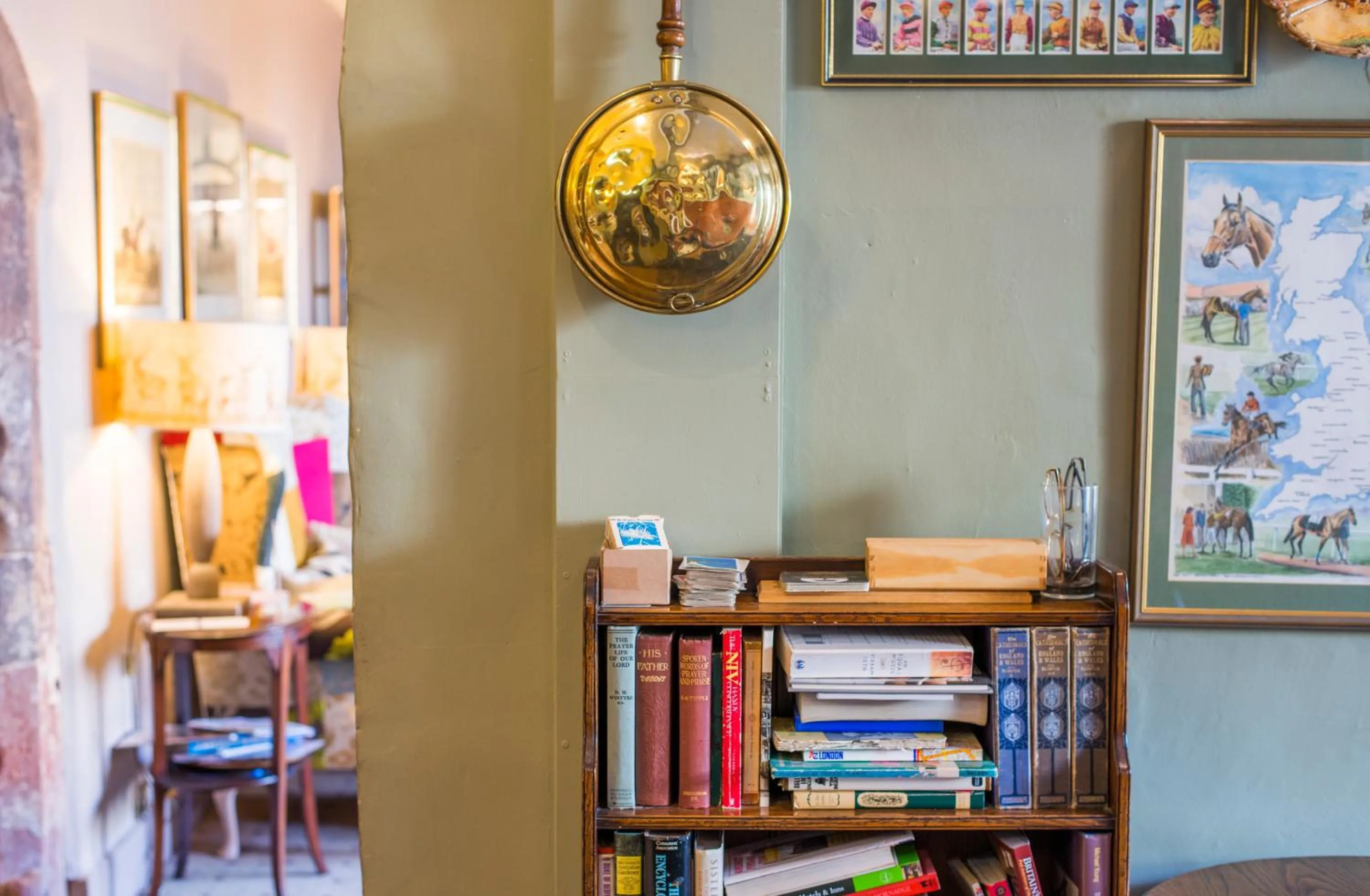 Lounge or bar in Luttrell Arms