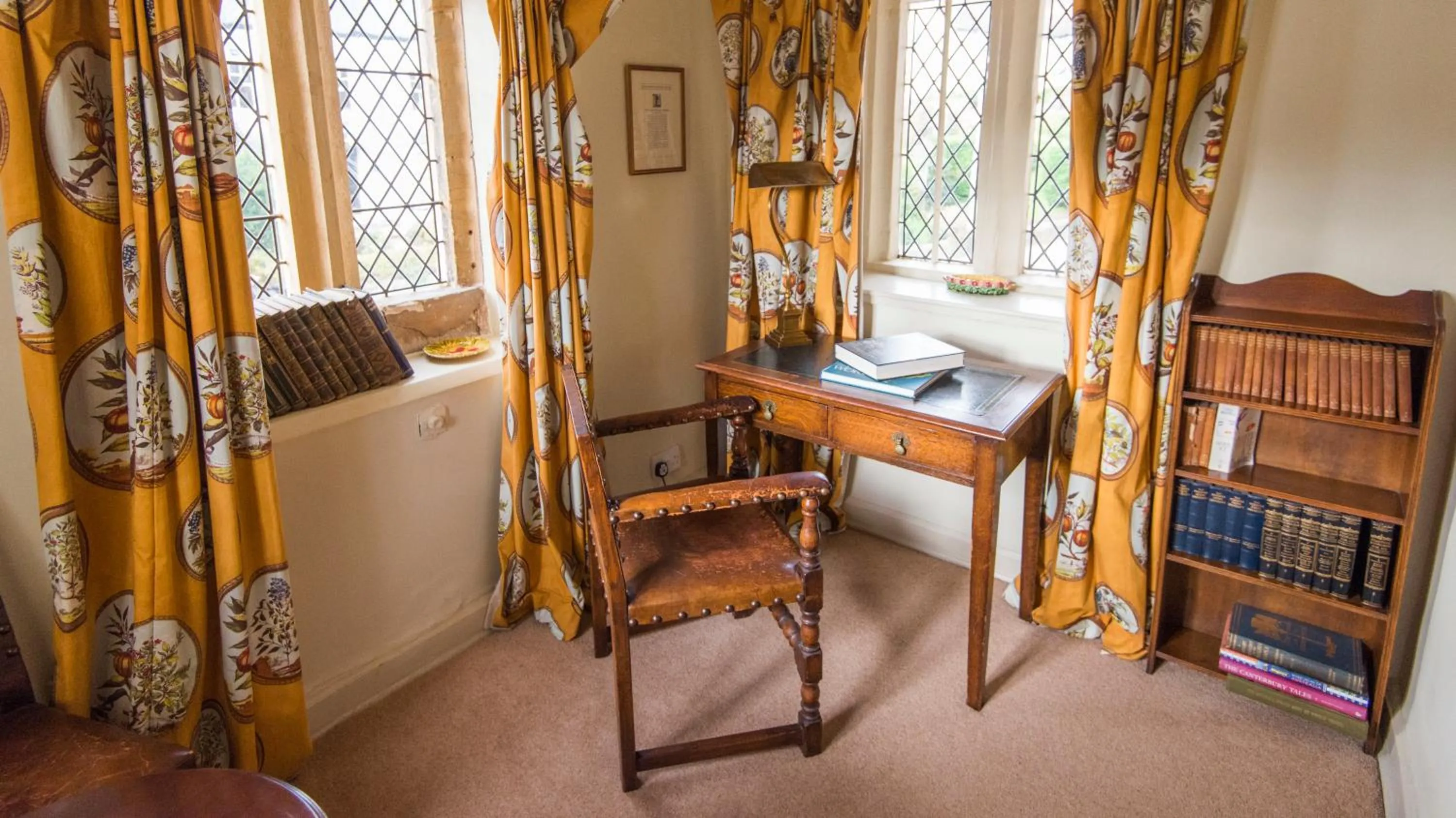 Bedroom in Luttrell Arms