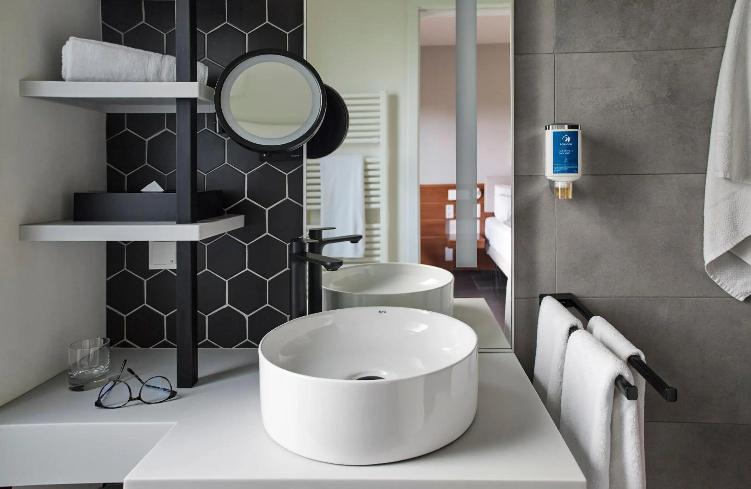 Bathroom in ROBINSON QUINTA DA RIA - All Inclusive