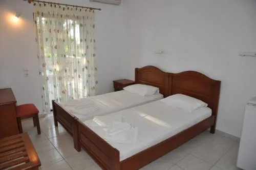 Hotel Dougas