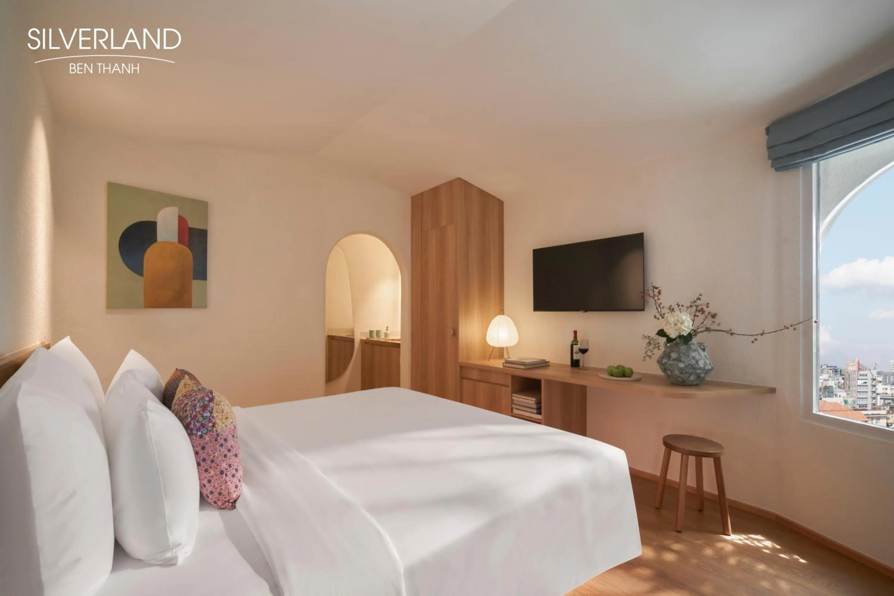 Photo of the whole room, Bed in Silverland Bến Thành