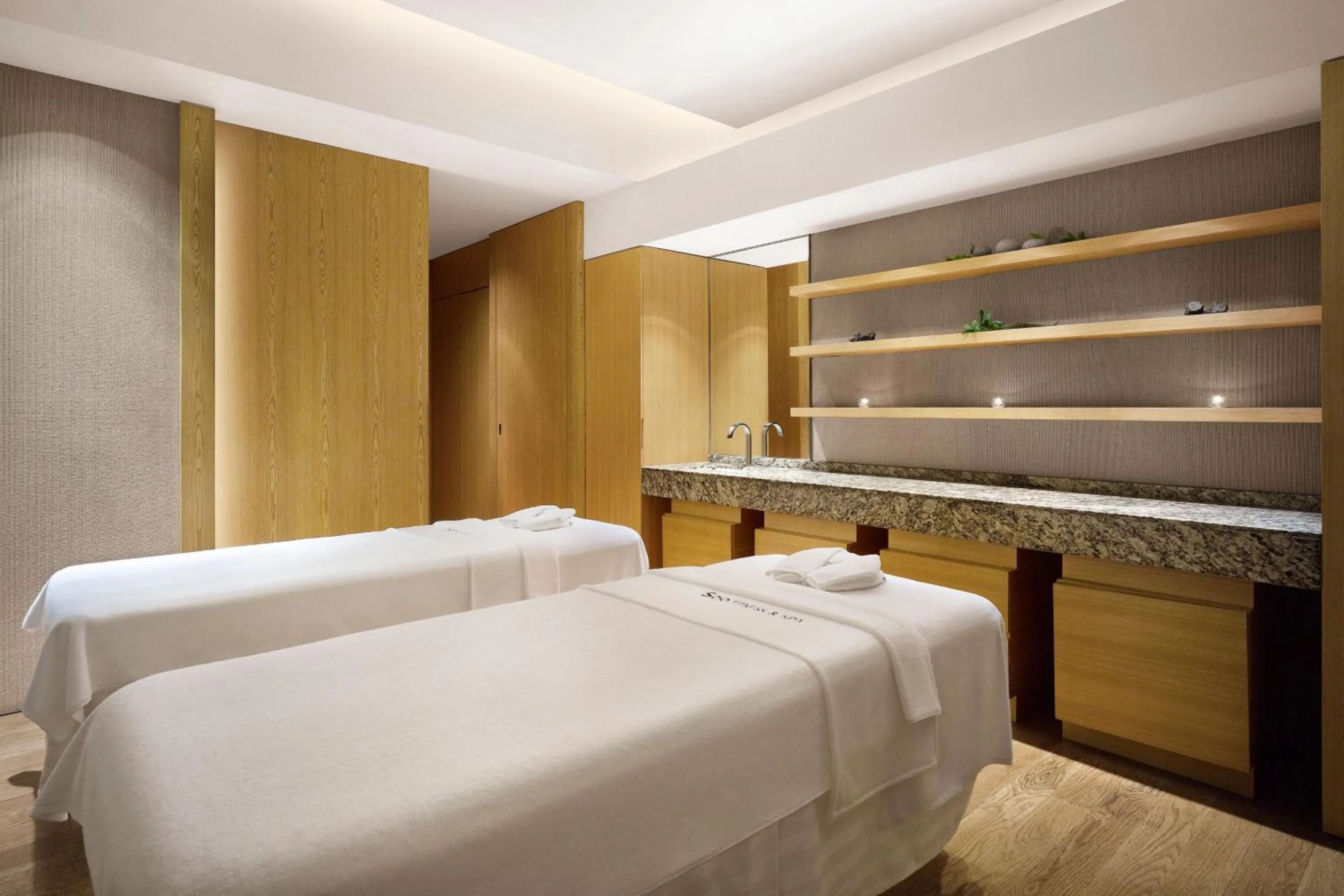 Spa and wellness centre/facilities, Bed in Marriott Executive Apartment Seoul