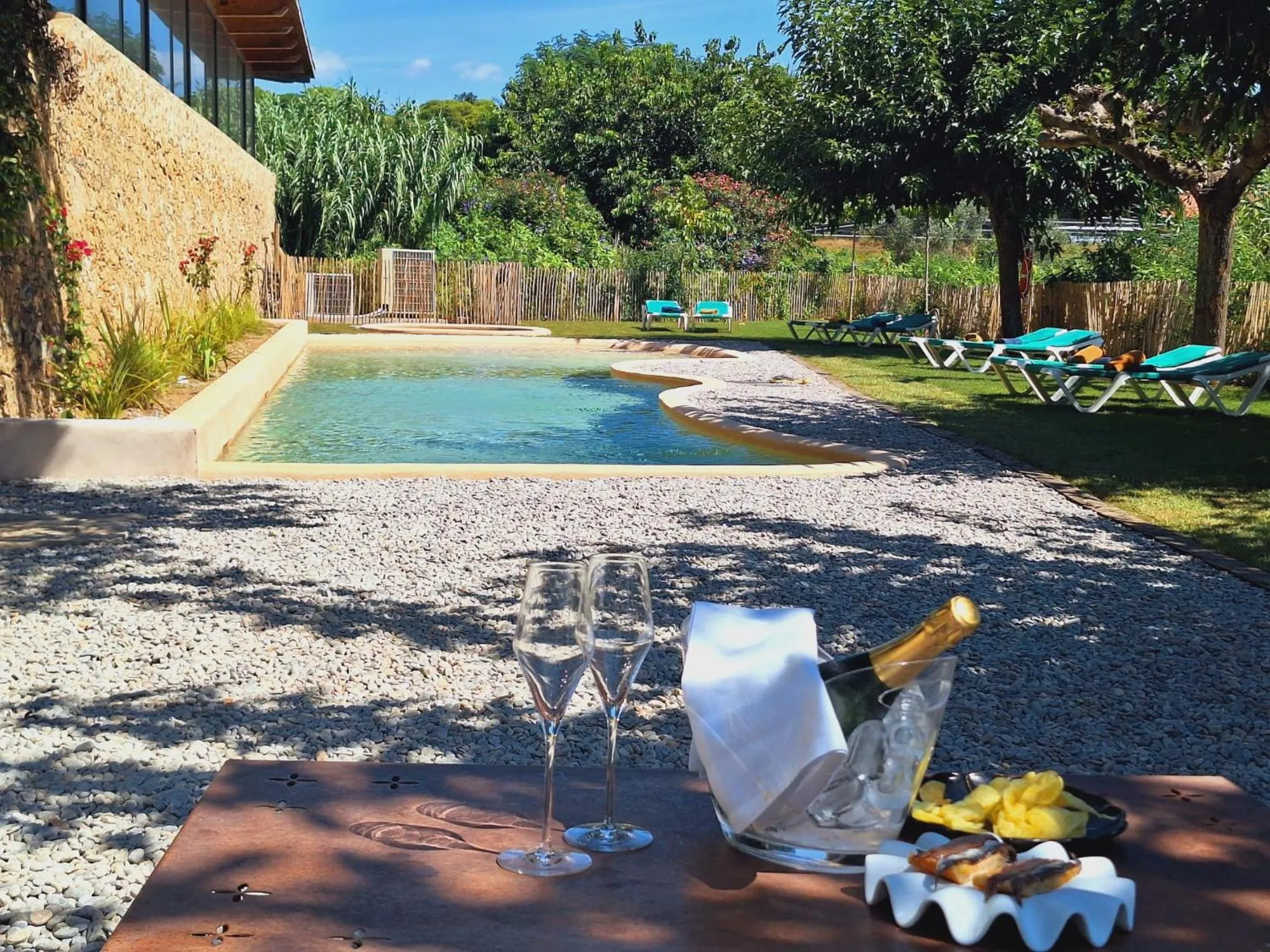 Swimming pool in Hotel Molí de l'Escala