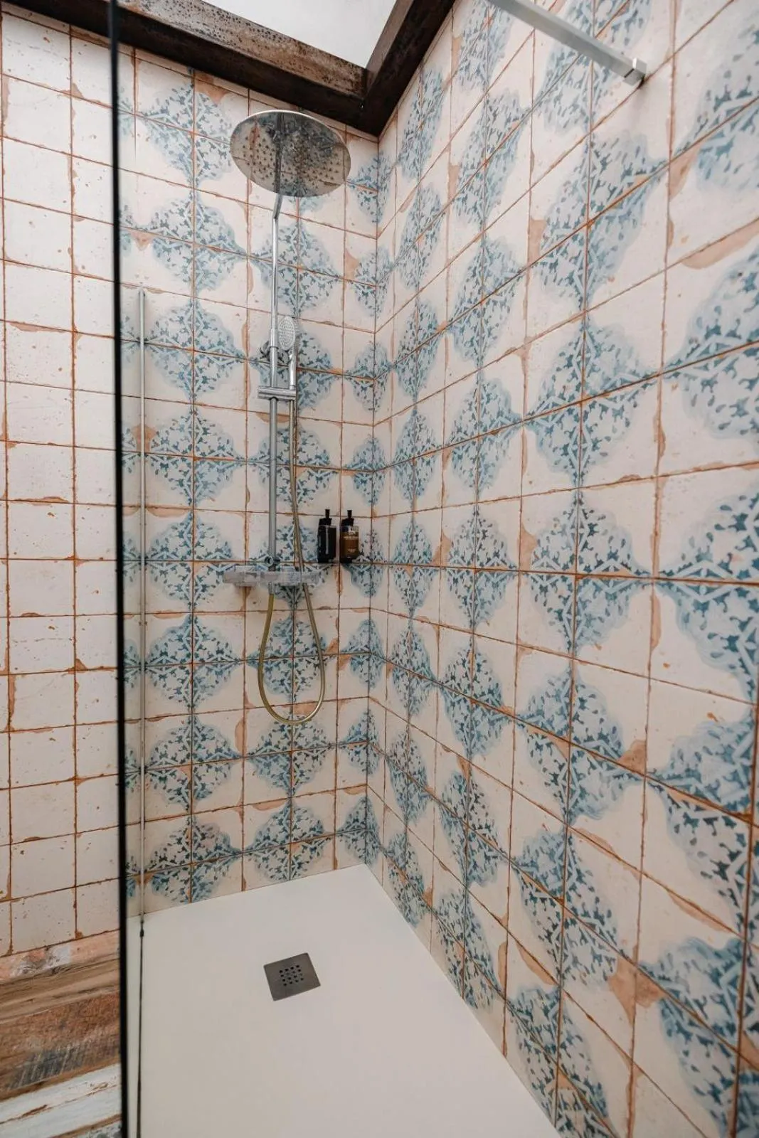 Shower in Hotel Molí de l'Escala