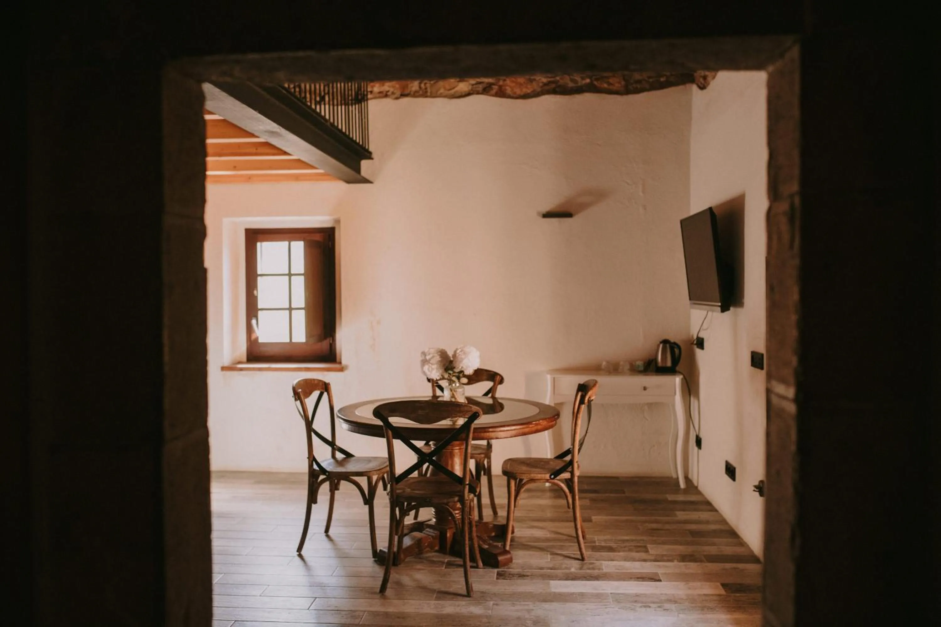Photo of the whole room in Hotel Molí de l'Escala
