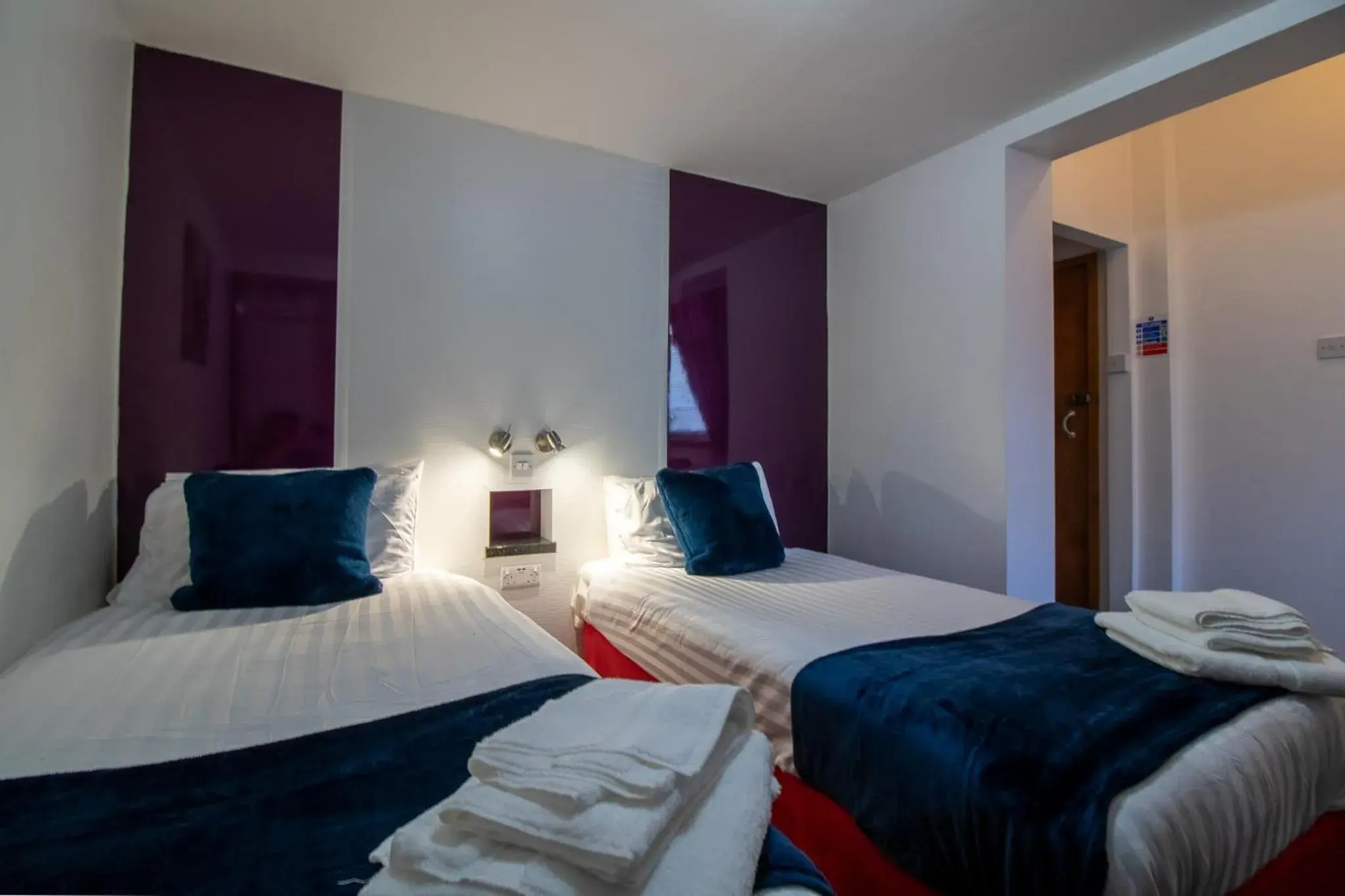 Twin Room with Shared Bathroom in OYO The Bentleys Hotel Twin Room with Shared Bathroom in OYO The Bentleys Hotel