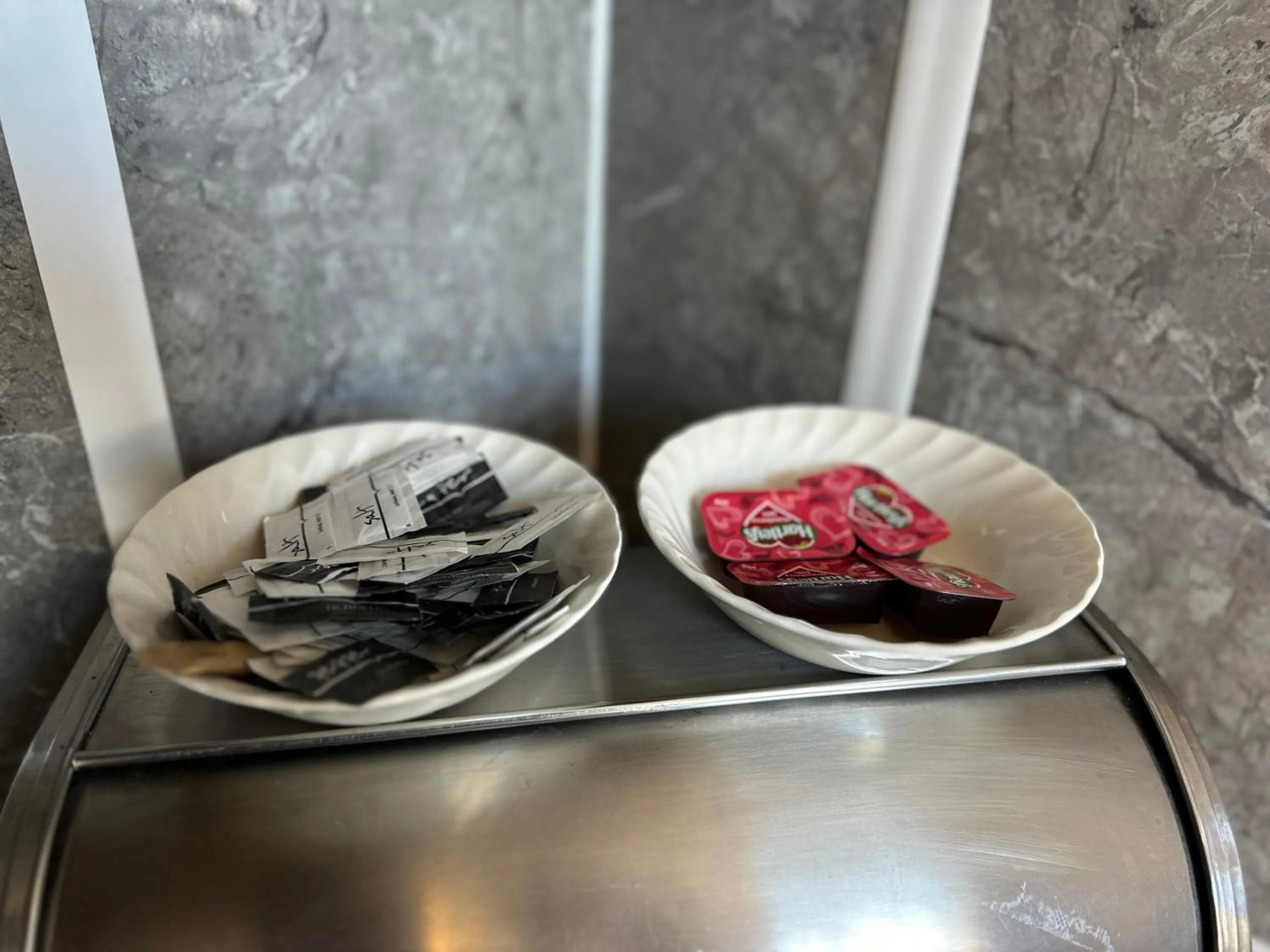 Restaurant/places to eat in OYO The Bentleys Hotel