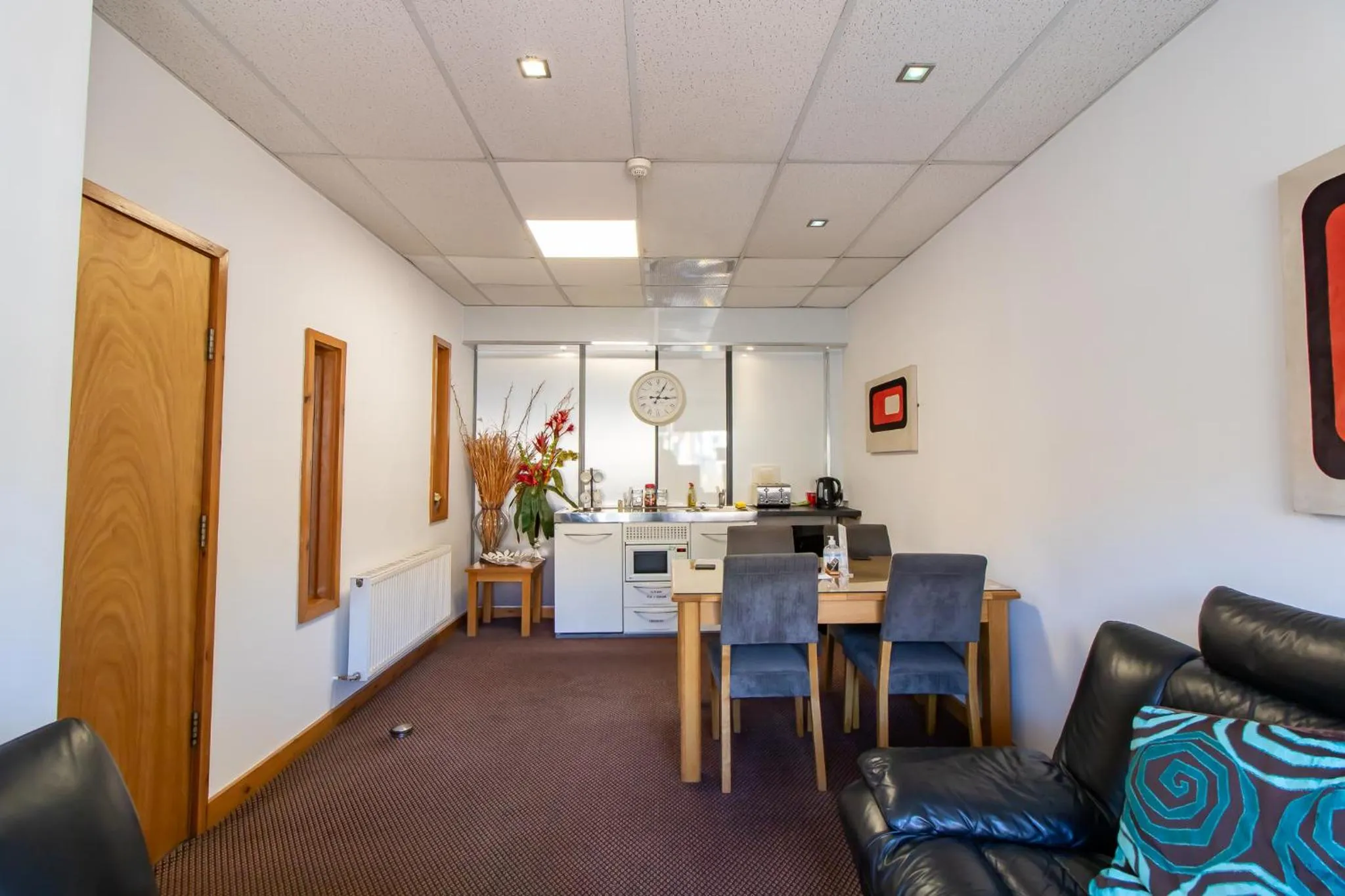 Seating area in OYO The Bentleys Hotel