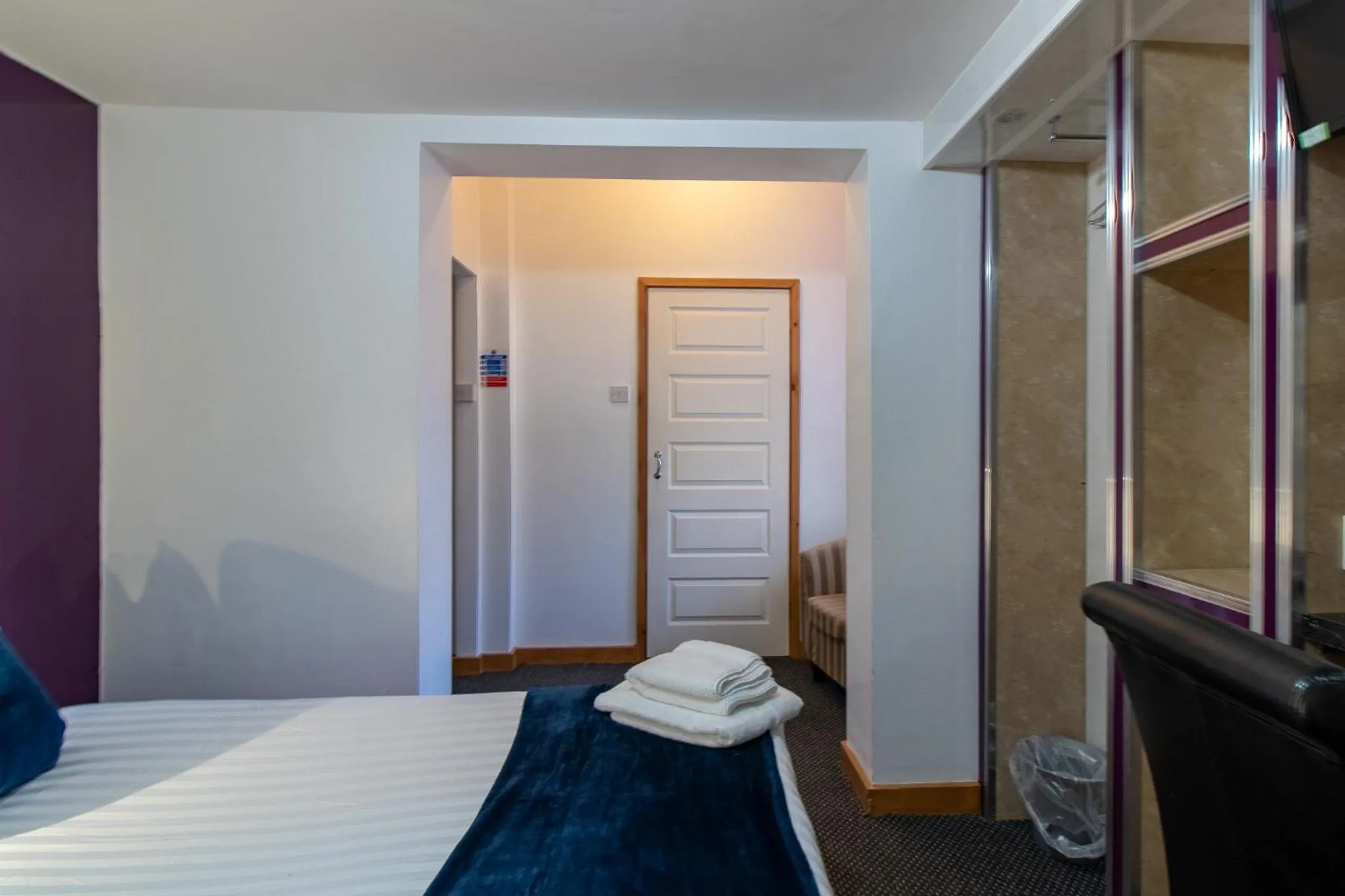 Bedroom, Bed in OYO The Bentleys Hotel