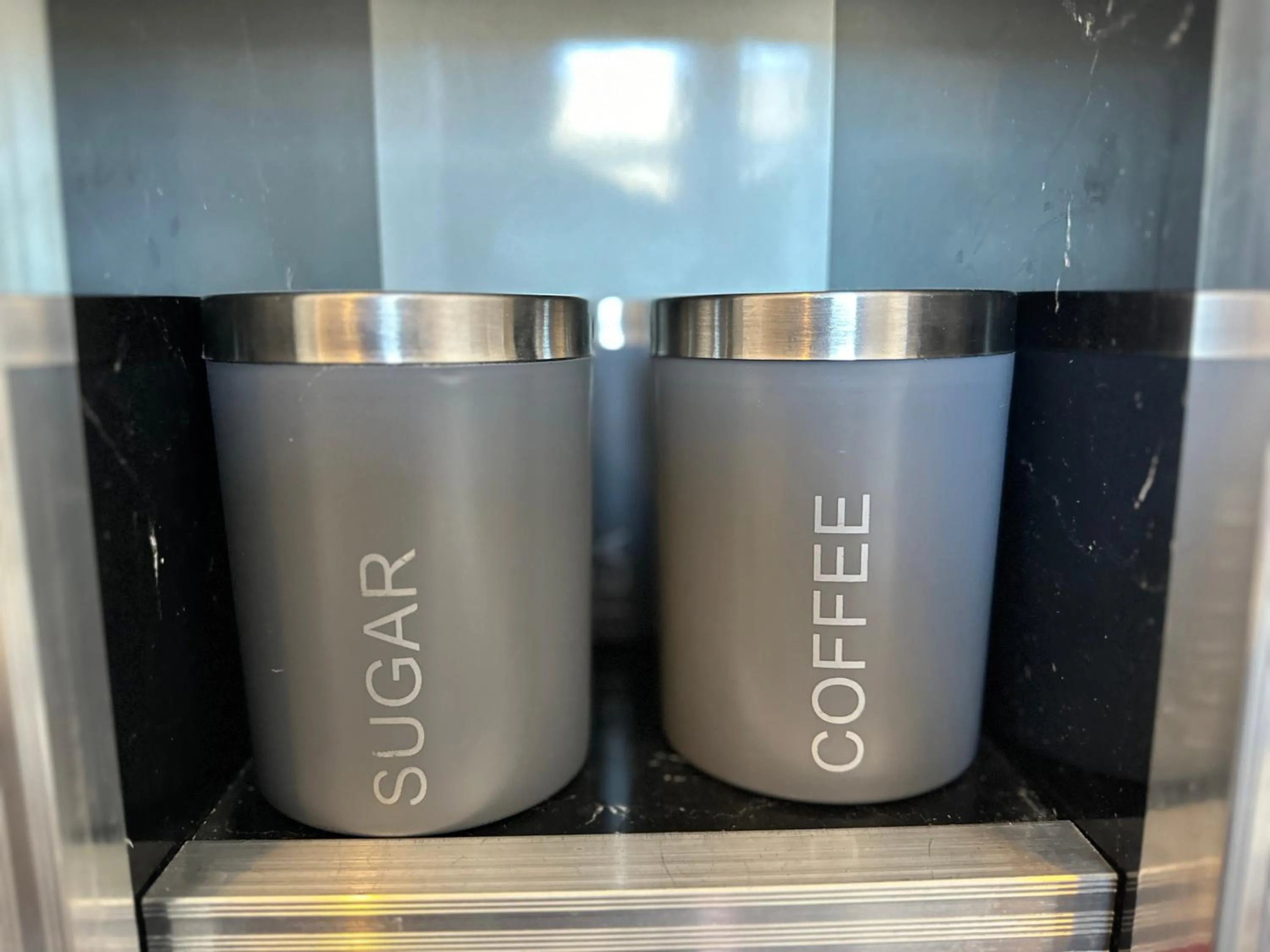 Coffee/tea facilities in OYO The Bentleys Hotel