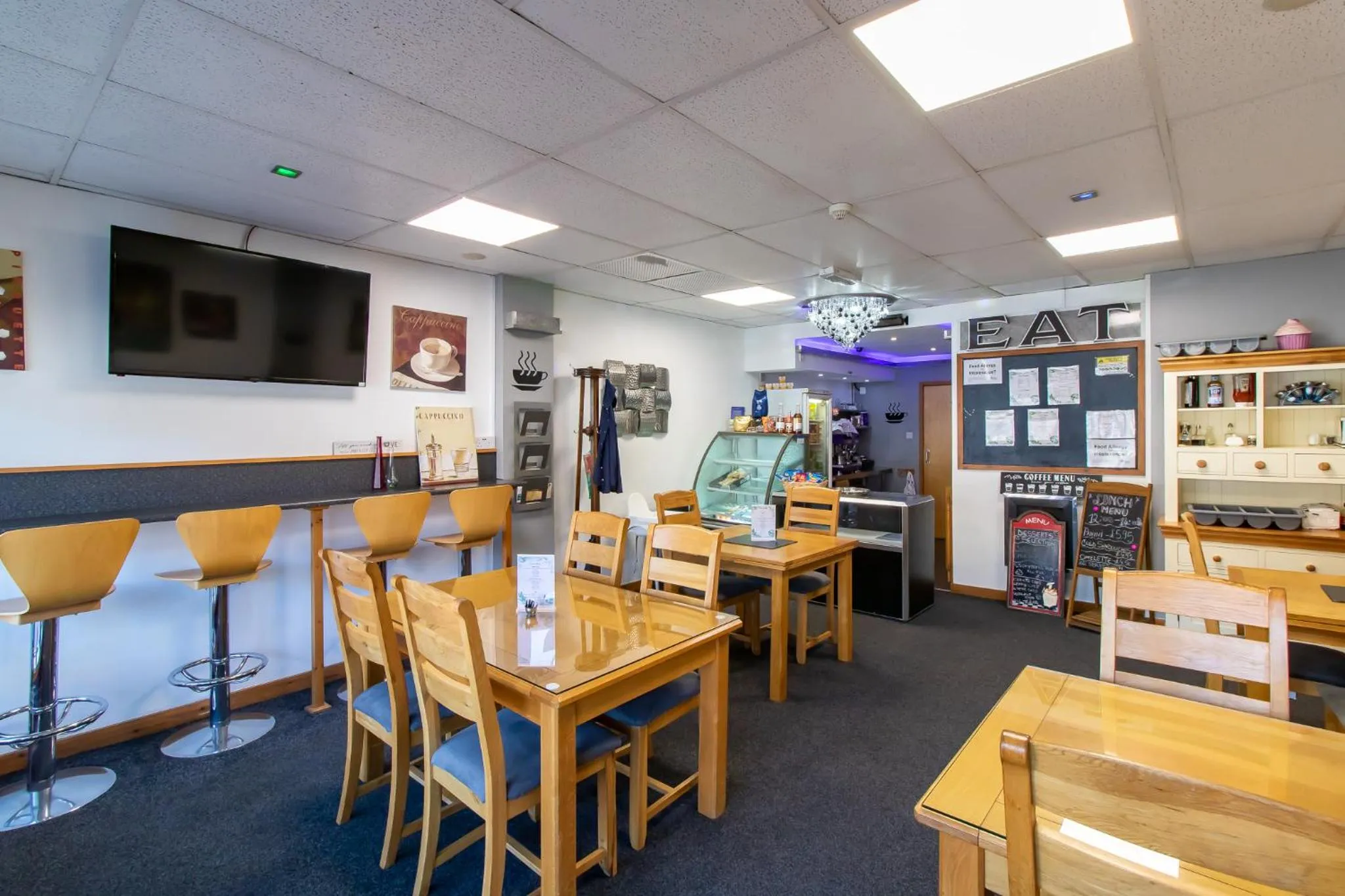 Seating area in OYO The Bentleys Hotel