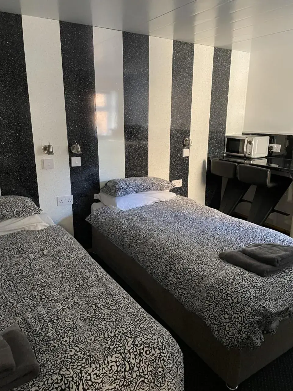 Deluxe Twin Studio in OYO The Bentleys Hotel Deluxe Twin Studio in OYO The Bentleys Hotel