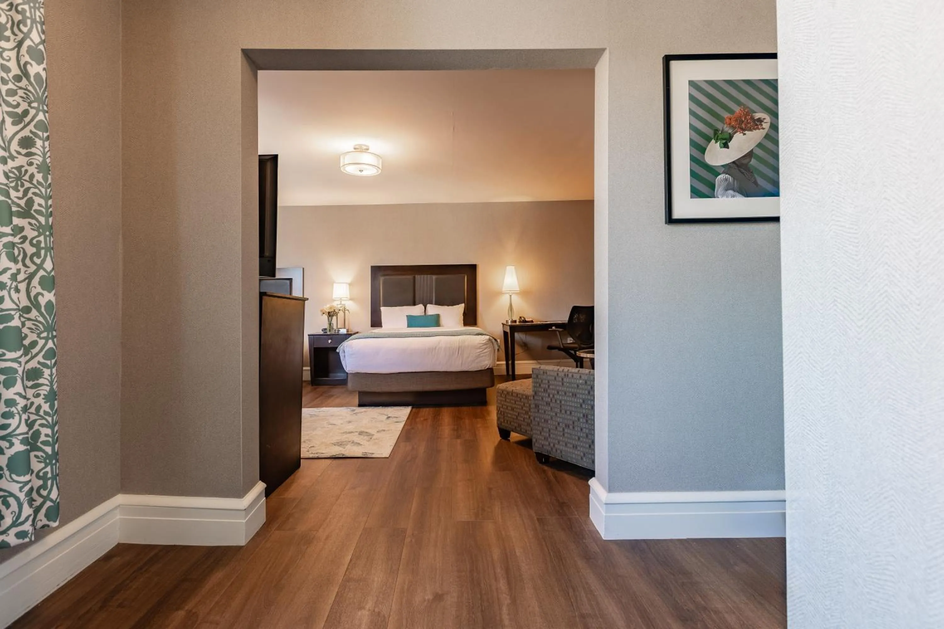 Bedroom, Bed in The Centennial Hotel