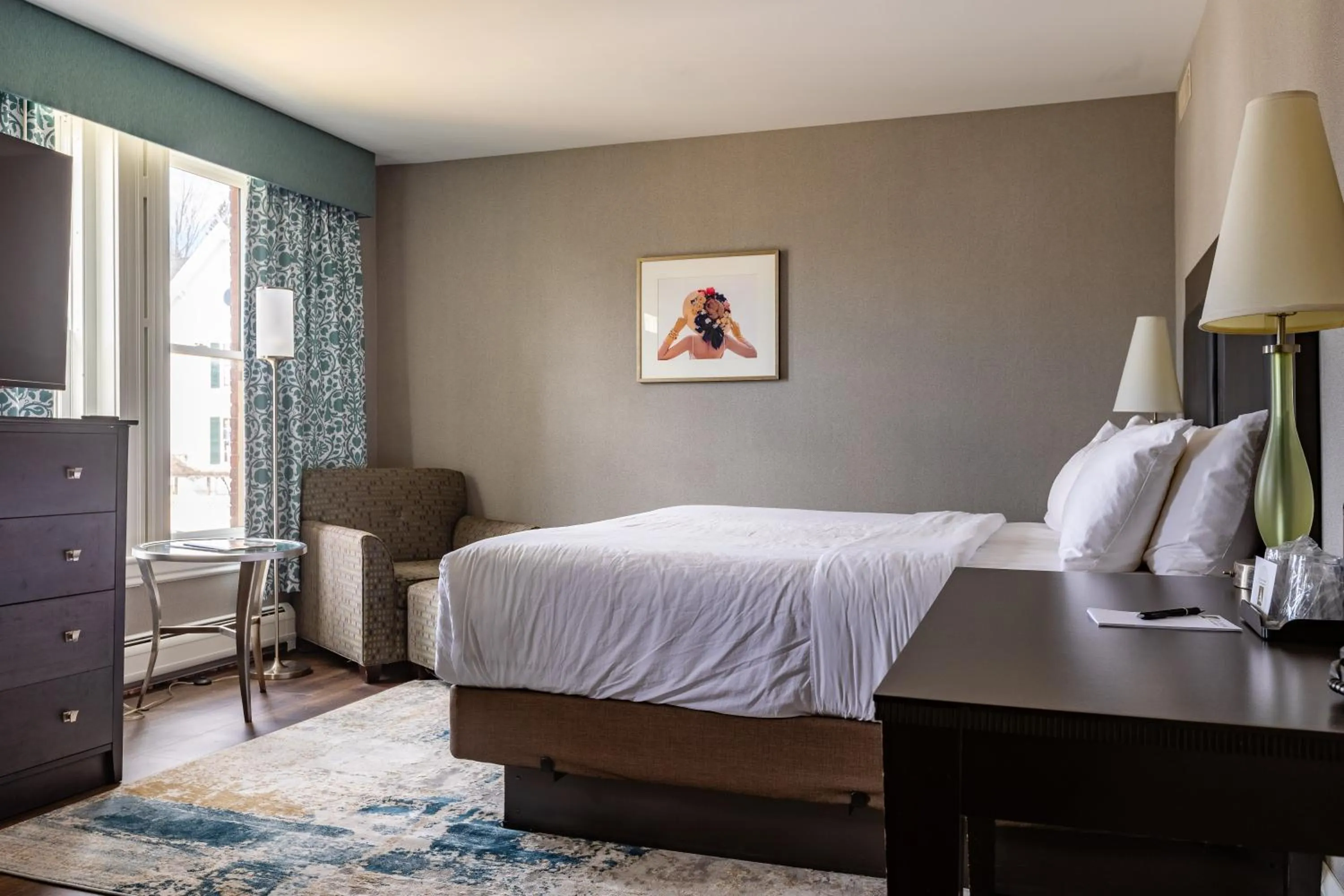 Bedroom, Bed in The Centennial Hotel