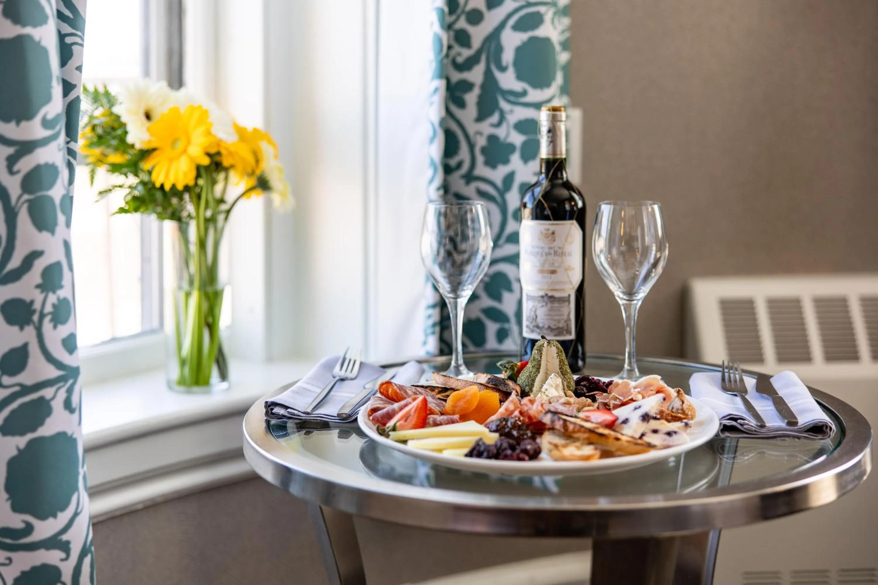 Food and drinks in The Centennial Hotel