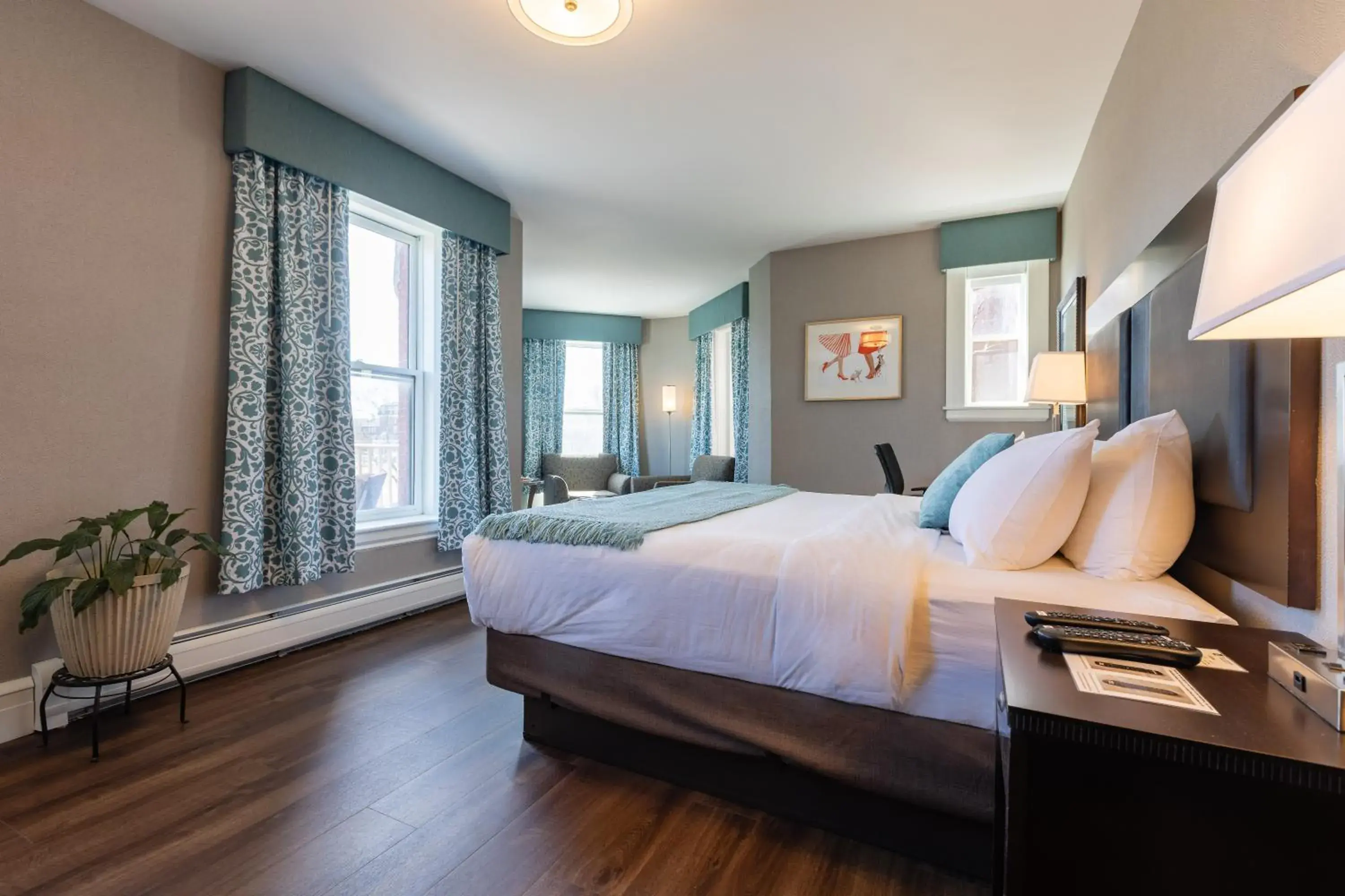 Superior King Room in The Centennial Hotel Superior King Room in The Centennial Hotel