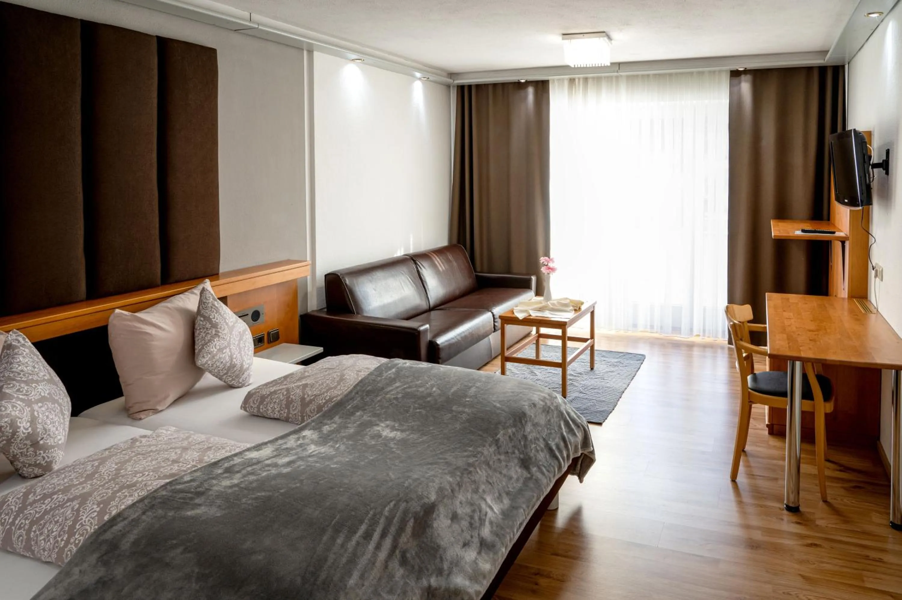 Photo of the whole room, Bed in Haiminger Hof