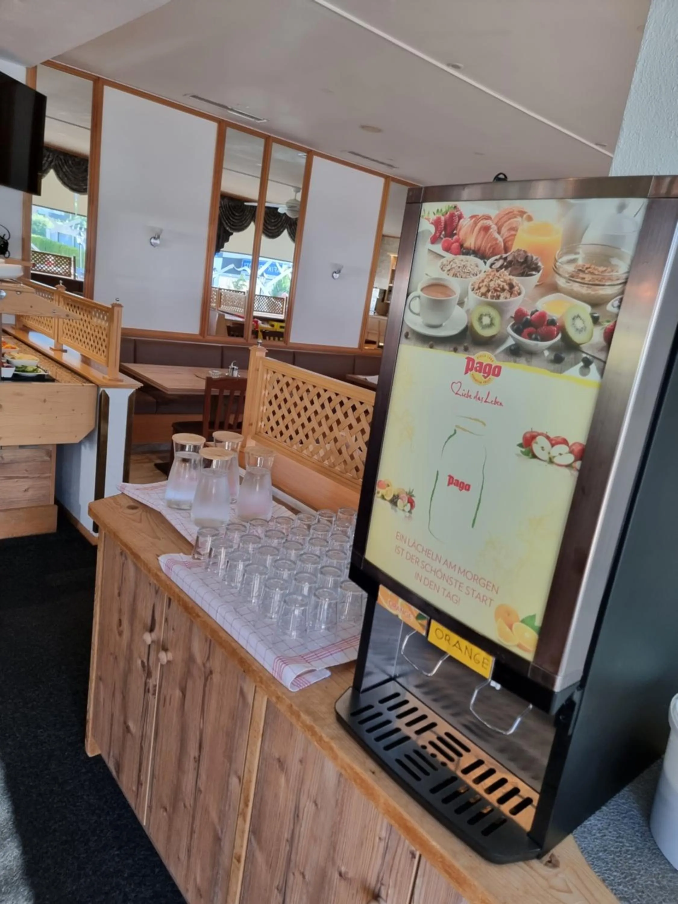 Buffet breakfast in Haiminger Hof