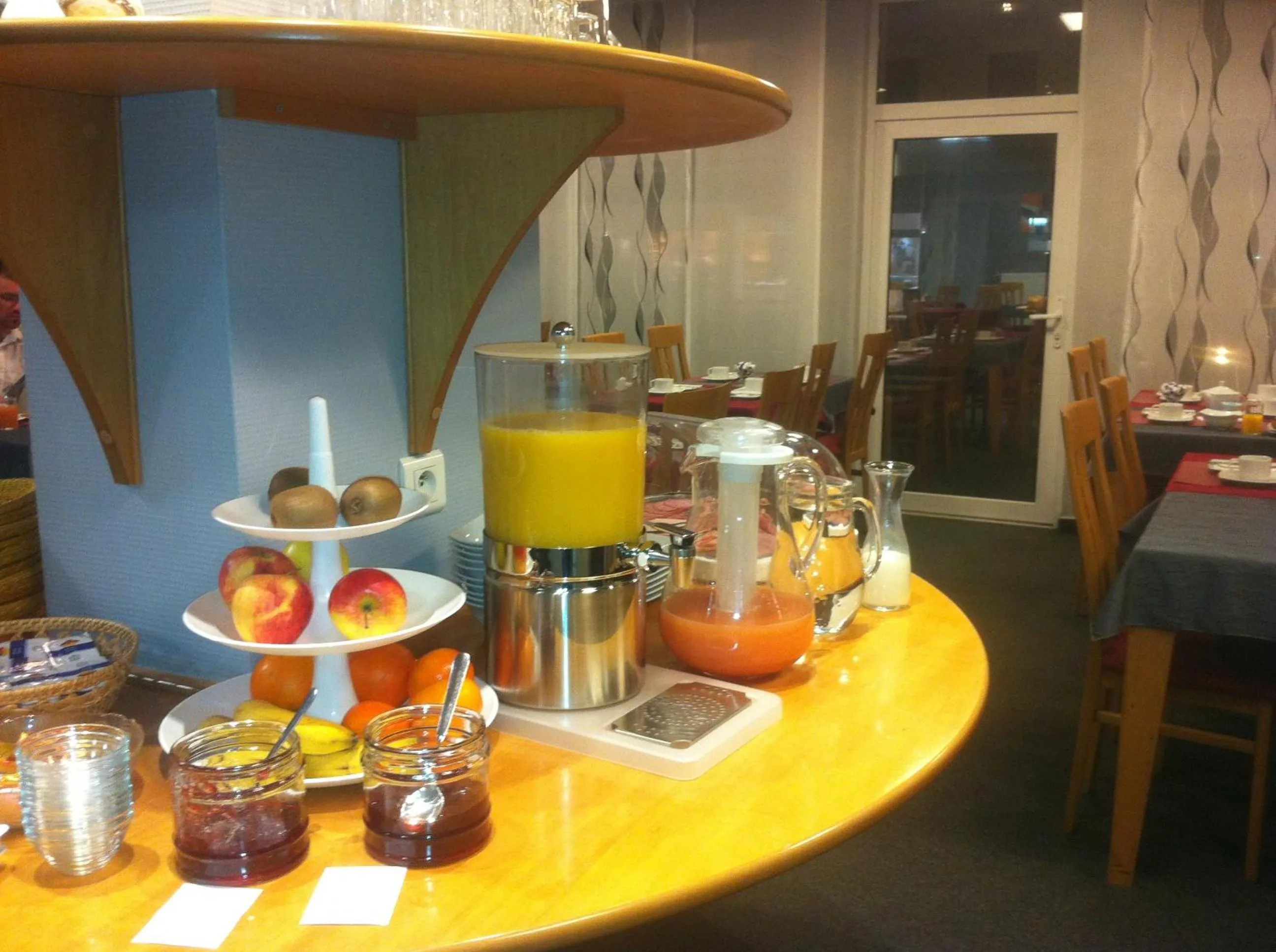 Restaurant/places to eat in Amadeus Hotel