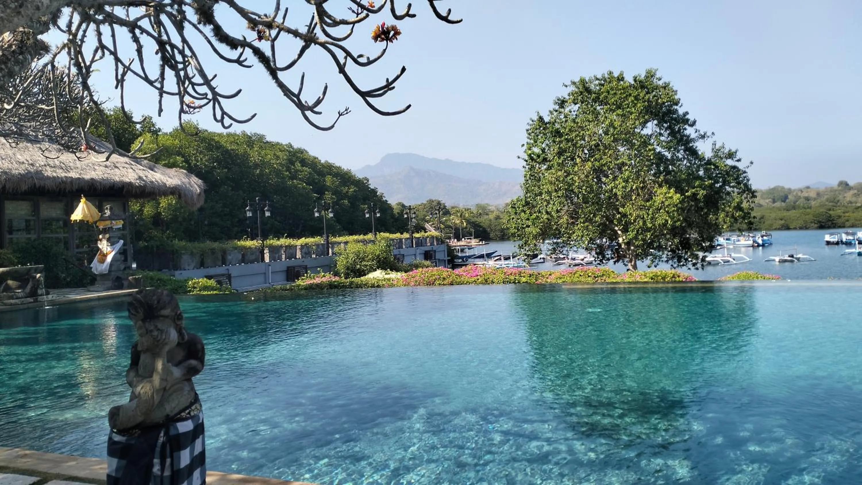 Swimming pool in Naya Gawana Resort & Spa