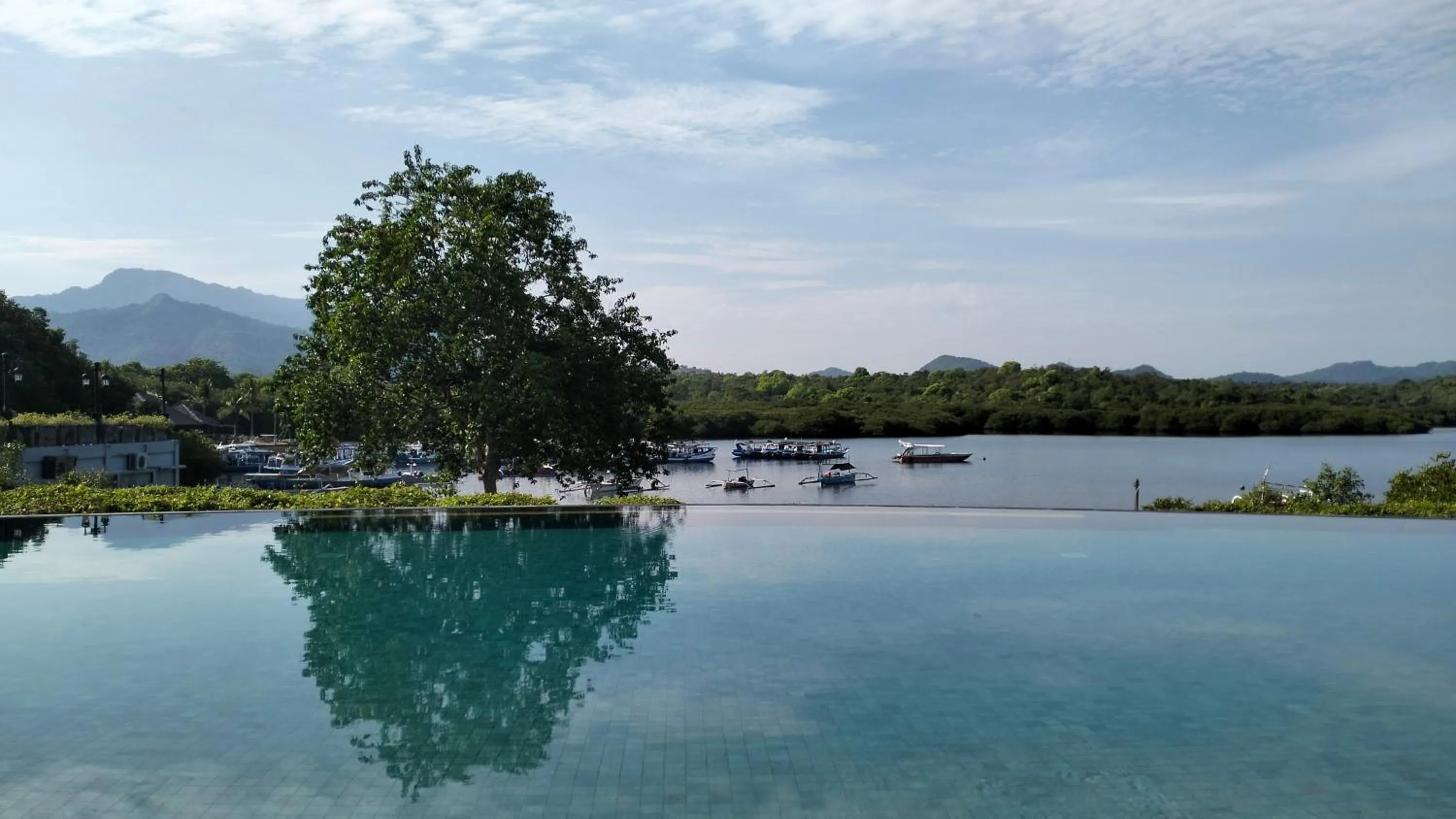 Swimming pool in Naya Gawana Resort & Spa