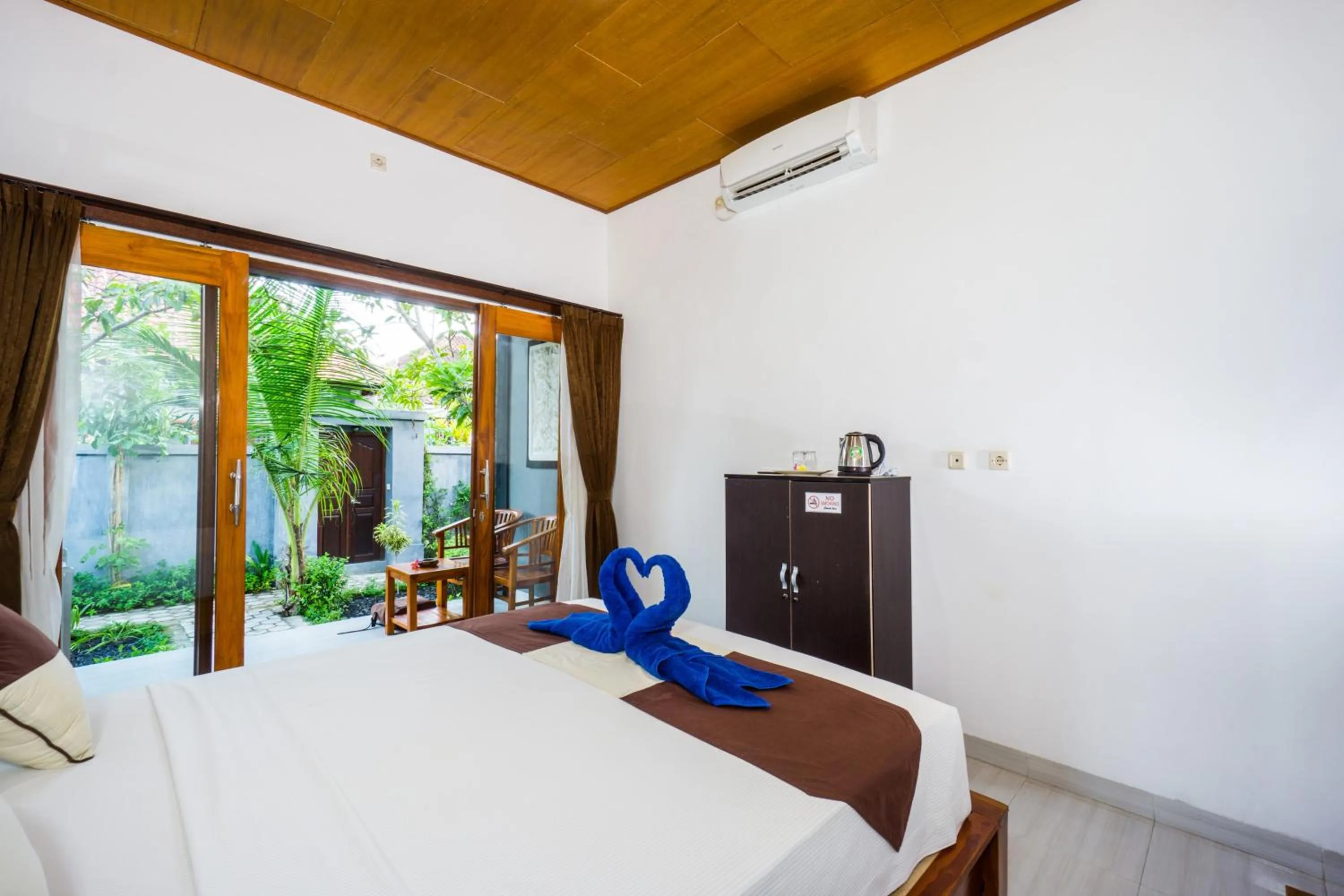 Bedroom, Bed in Nusa Bagus Homestay Lembongan