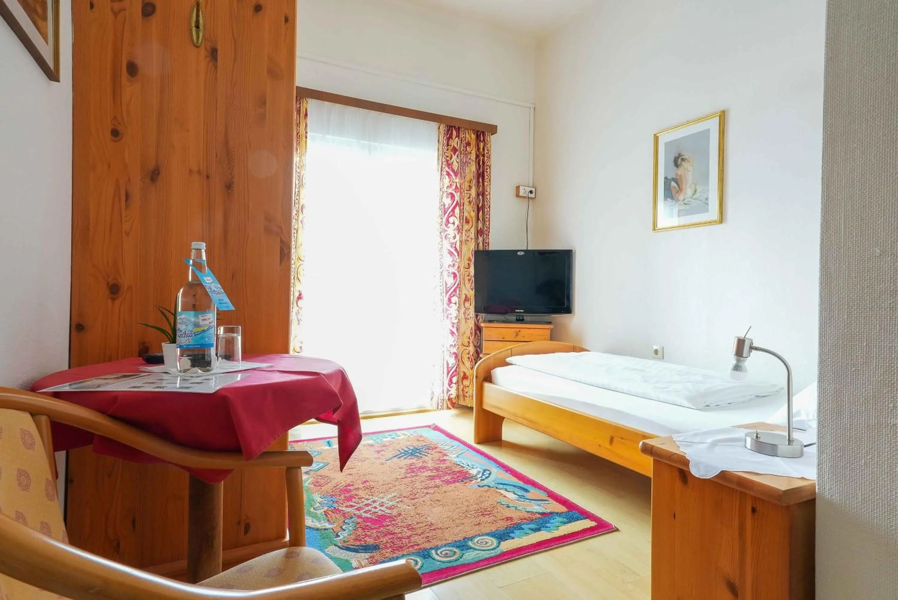 Photo of the whole room in Strandhotel Pichler