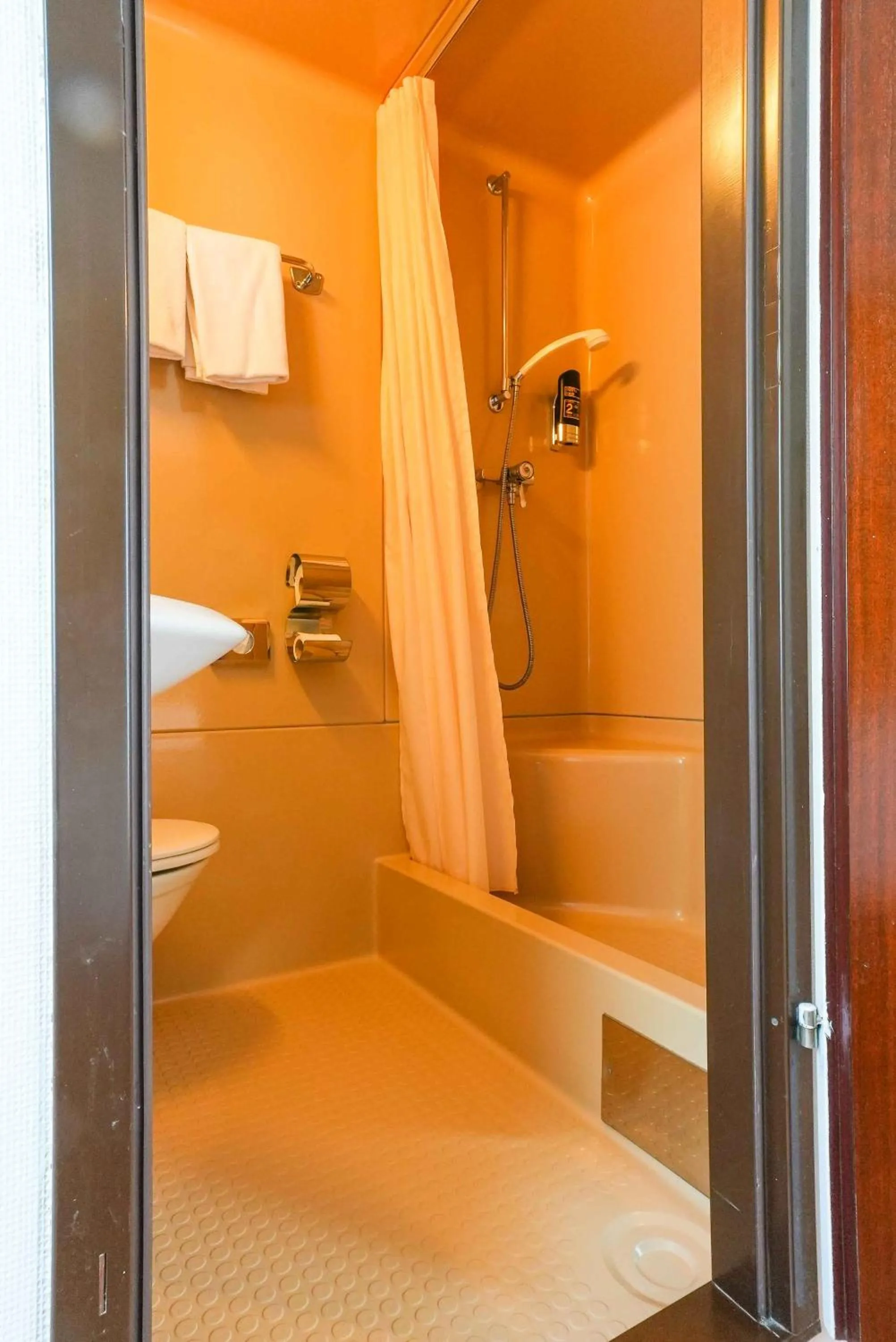 Bathroom in Strandhotel Pichler