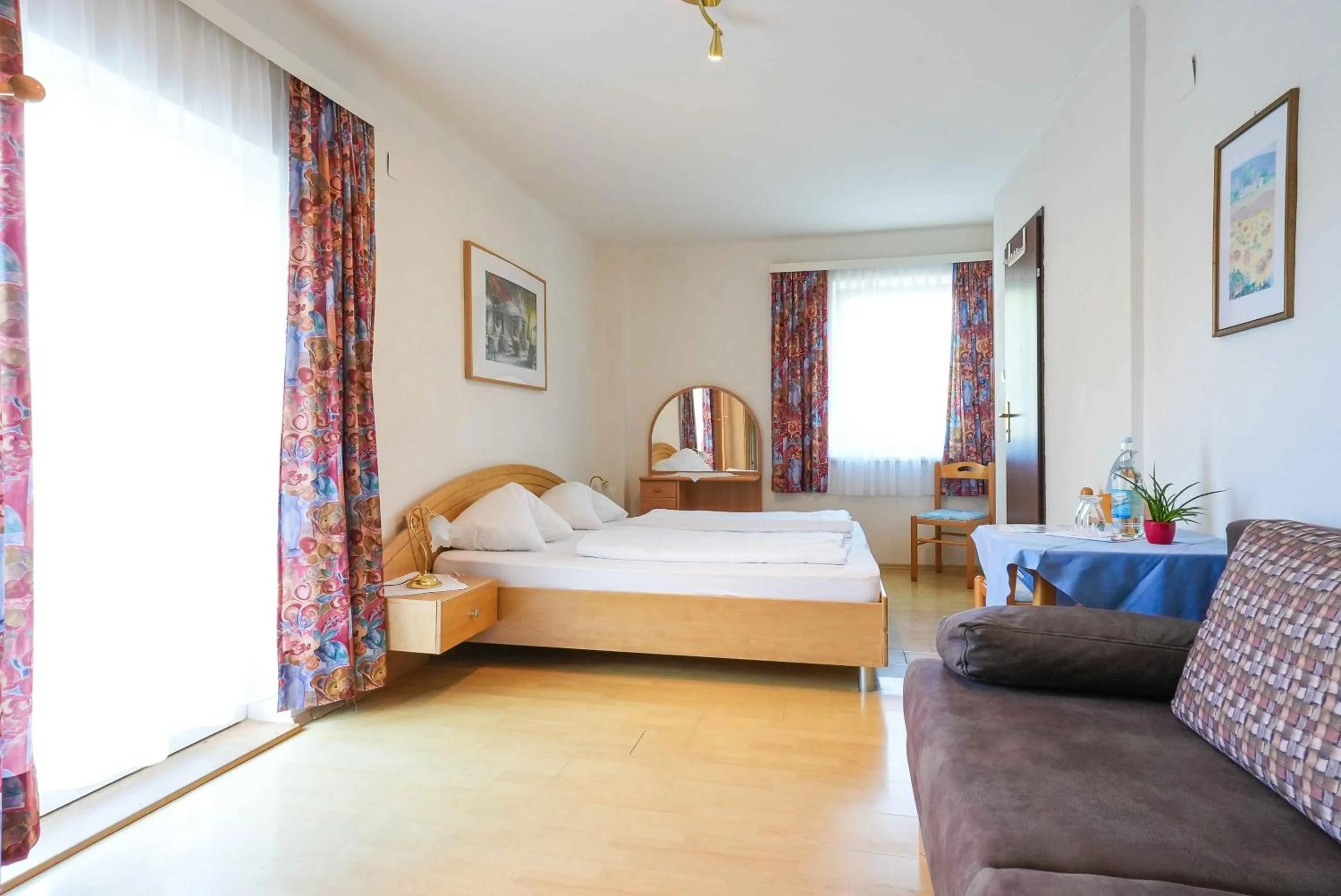 Photo of the whole room in Strandhotel Pichler