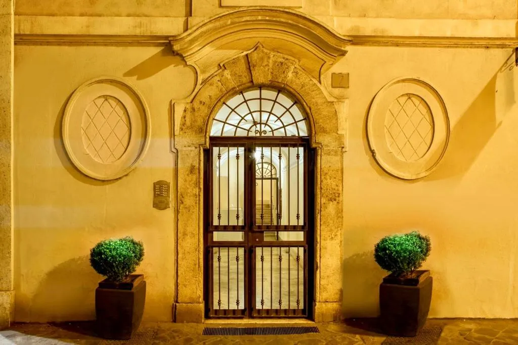 Property building in Belsiana 7 Central