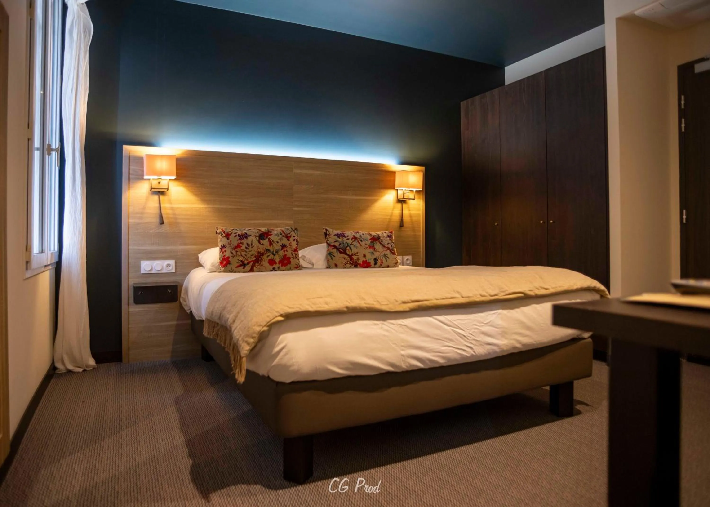 Bed in Hôtel Restaurant Le Relais des Gourmands