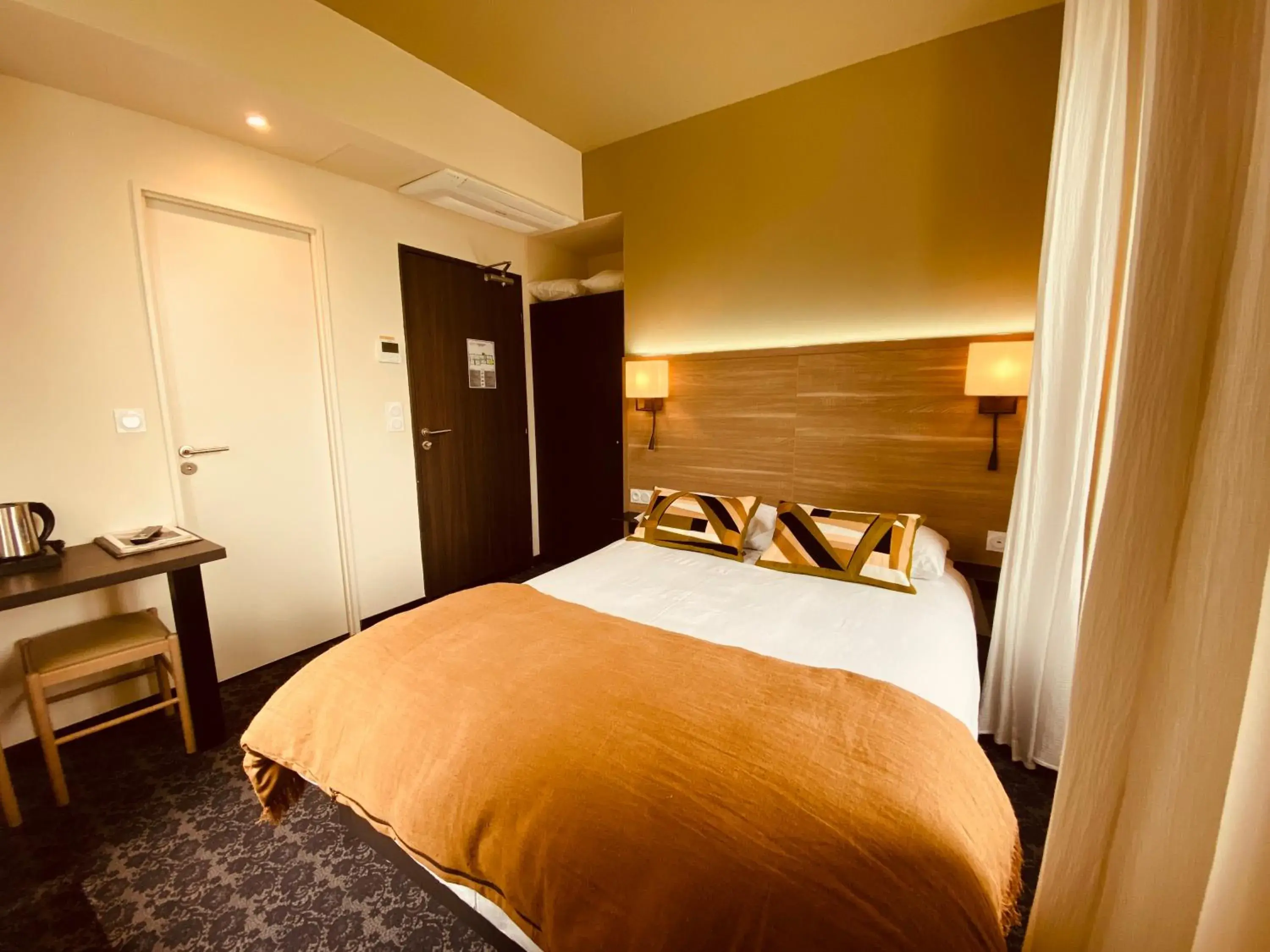 Standard Single Room in Hôtel Restaurant Le Relais des Gourmands Standard Single Room in Hôtel Restaurant Le Relais des Gourmands