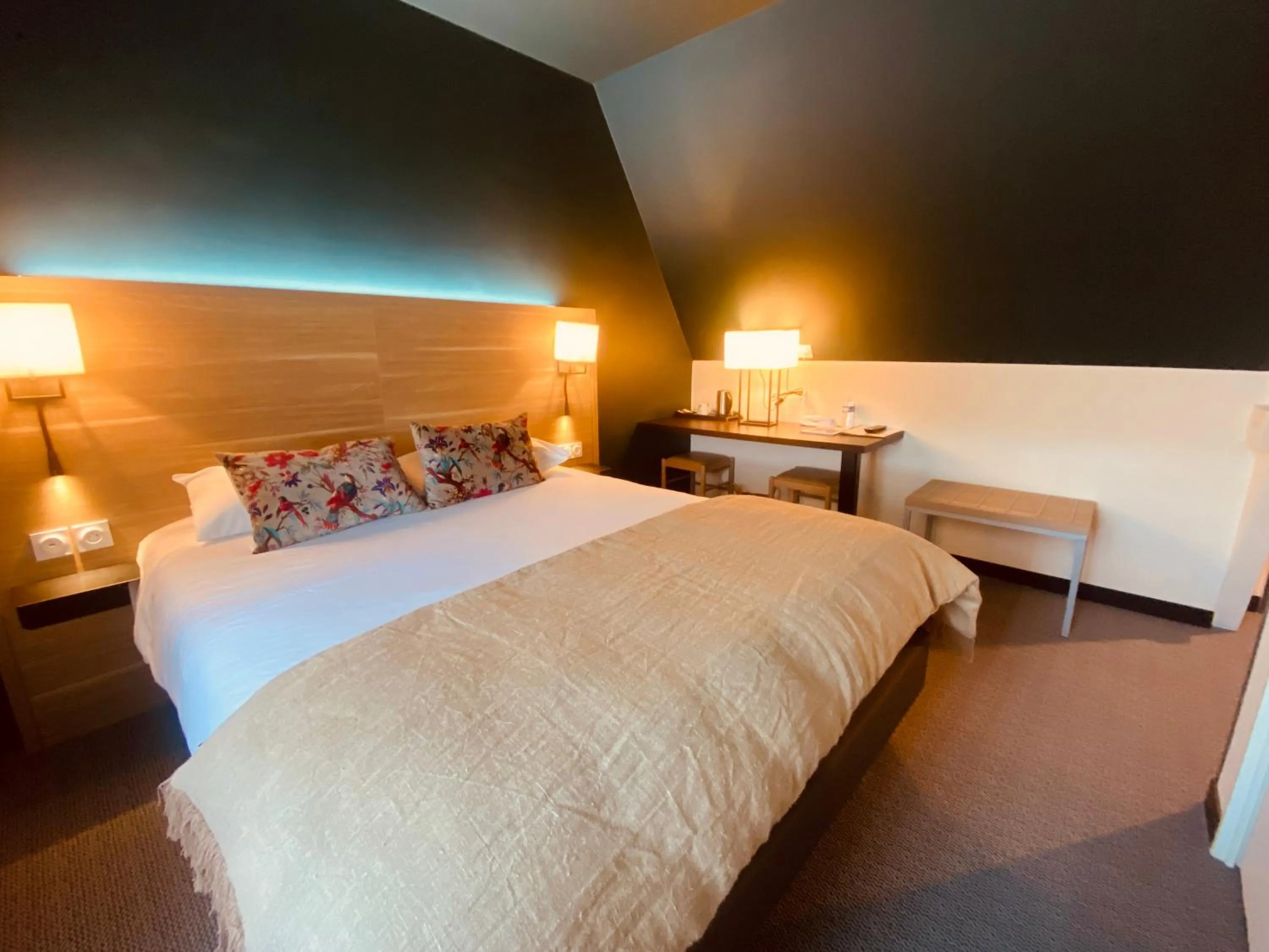 Property building, Bed in Hôtel Restaurant Le Relais des Gourmands