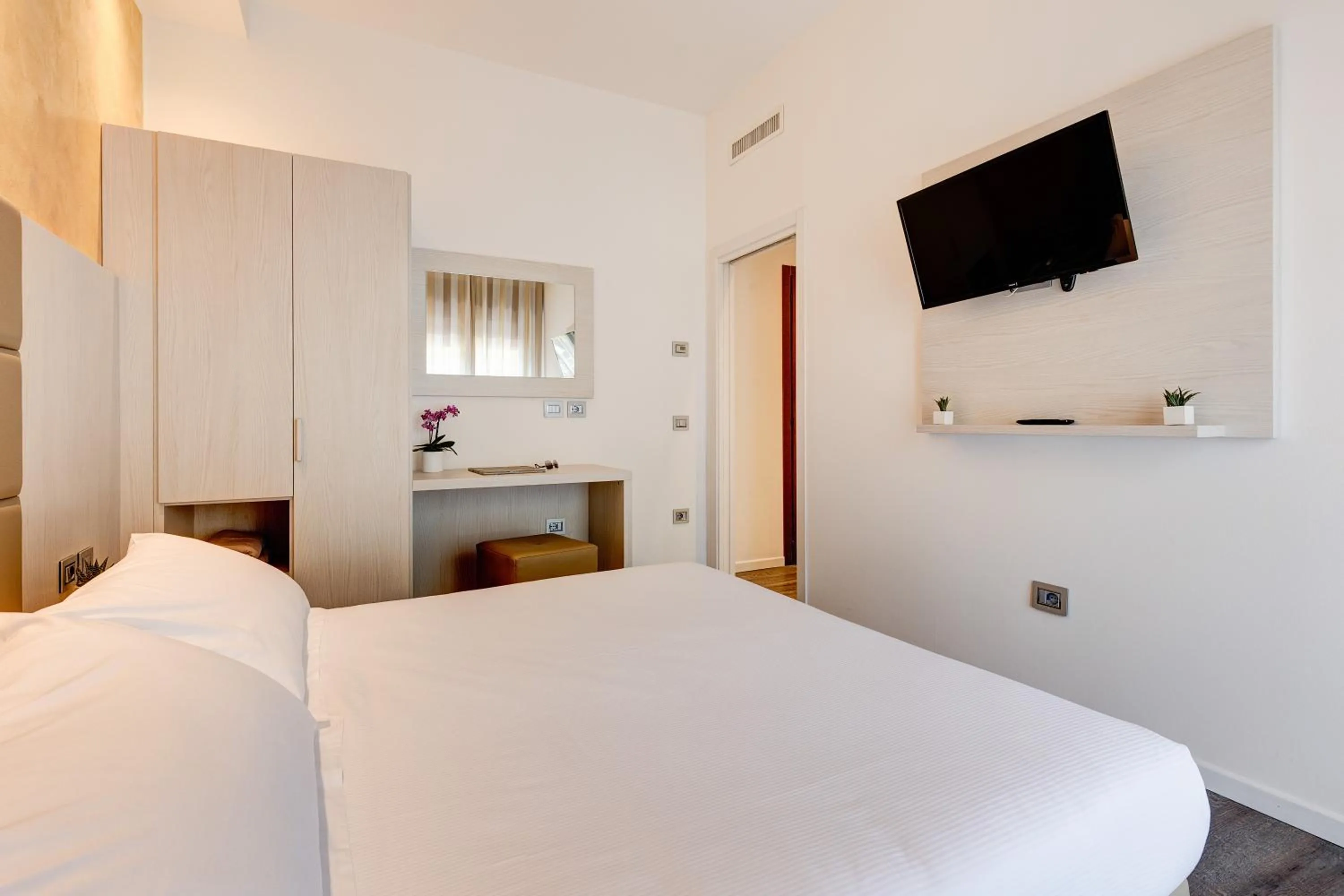 Bedroom, Bed in Hotel Piccadilly