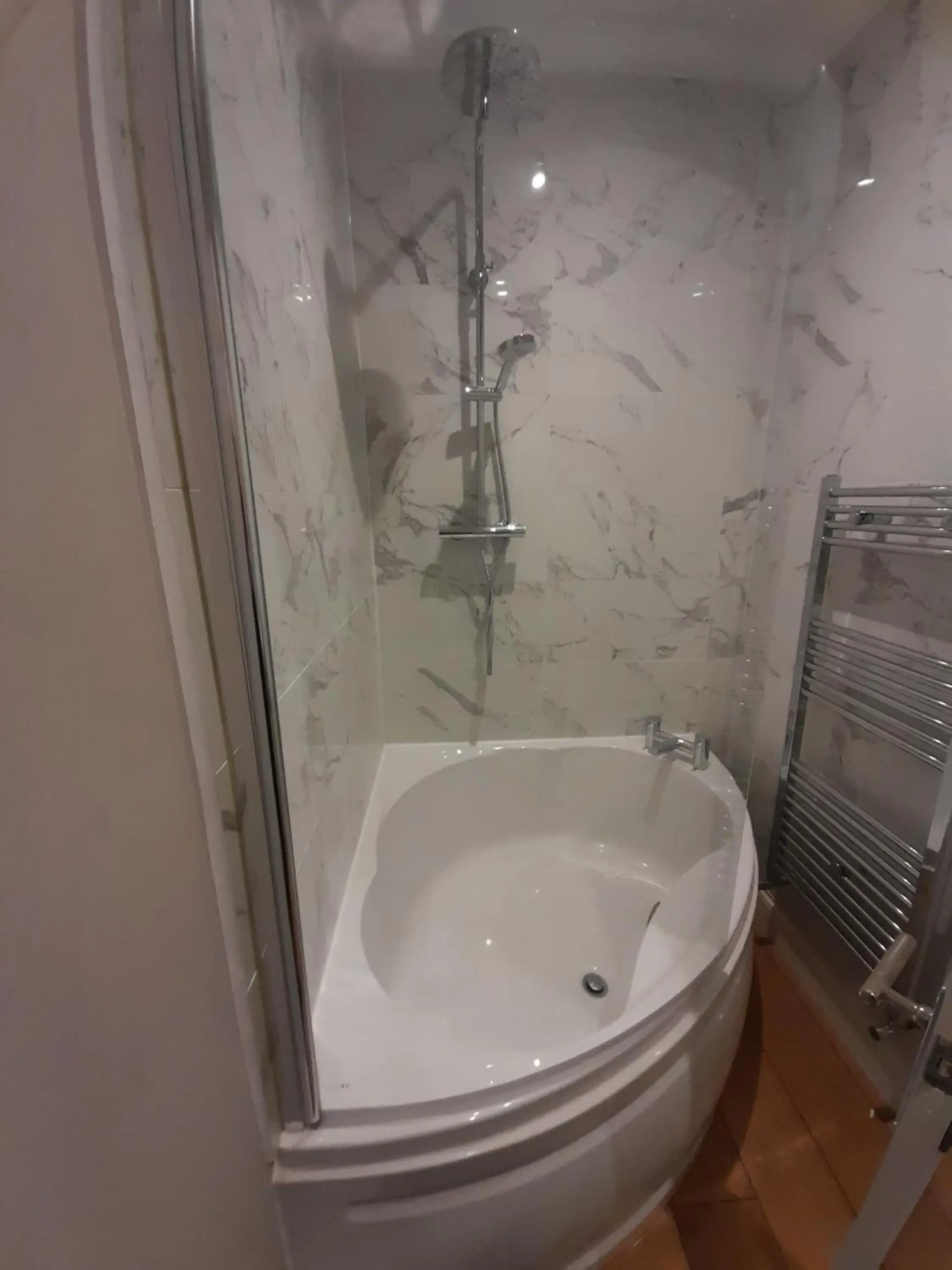 Bathroom in Sunny Nest Bathroom in Sunny Nest