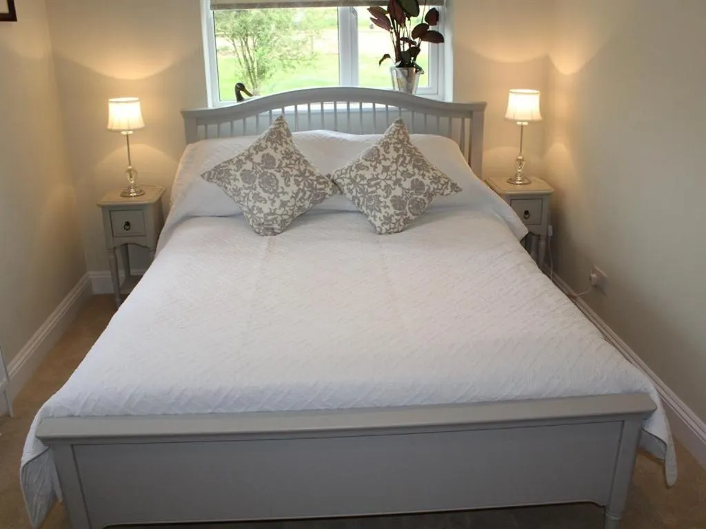 Bedroom, Bed in Sunny Nest